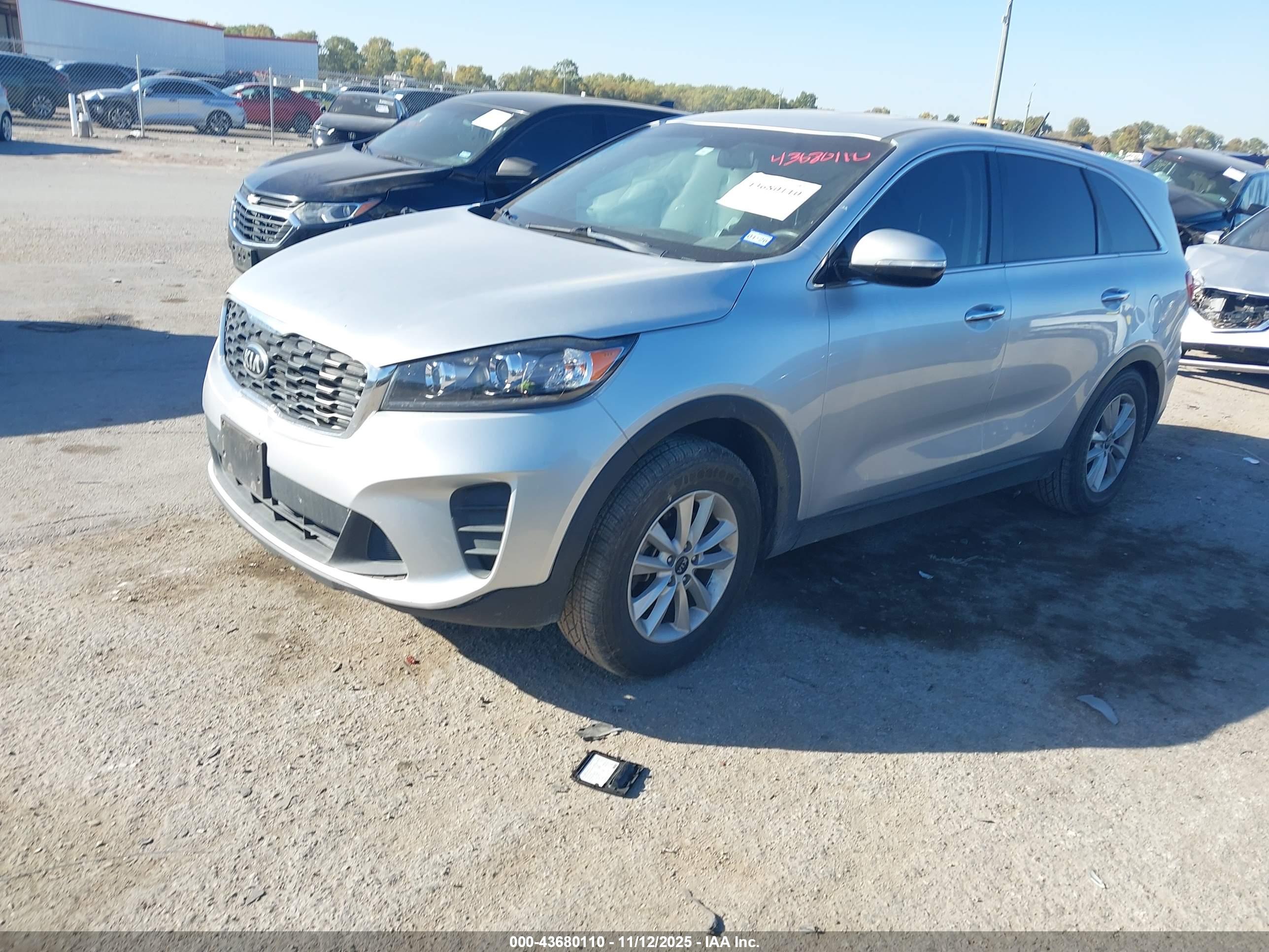 KIA SORENTO image 2