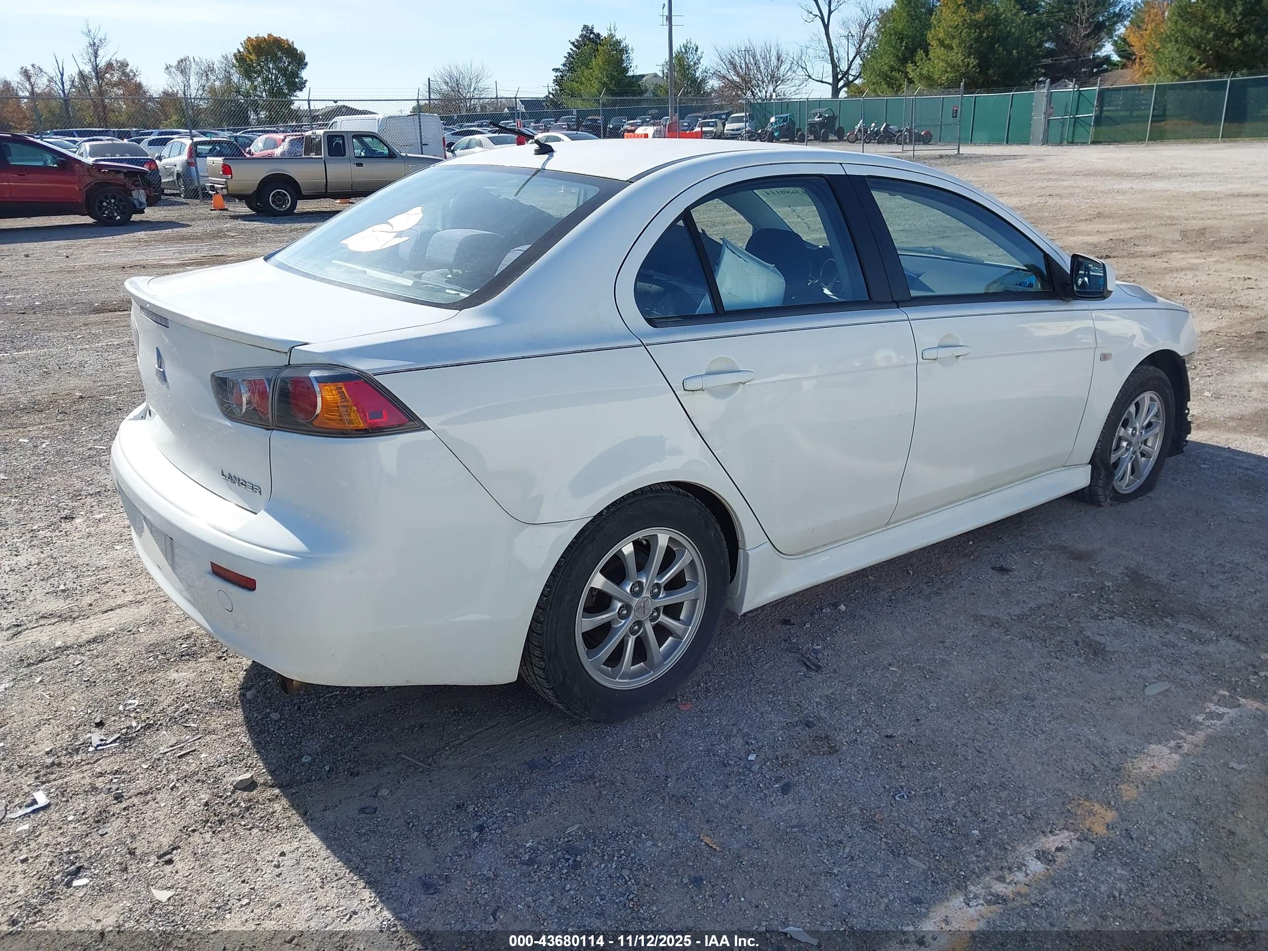 MITSUBISHI LANCER image 4