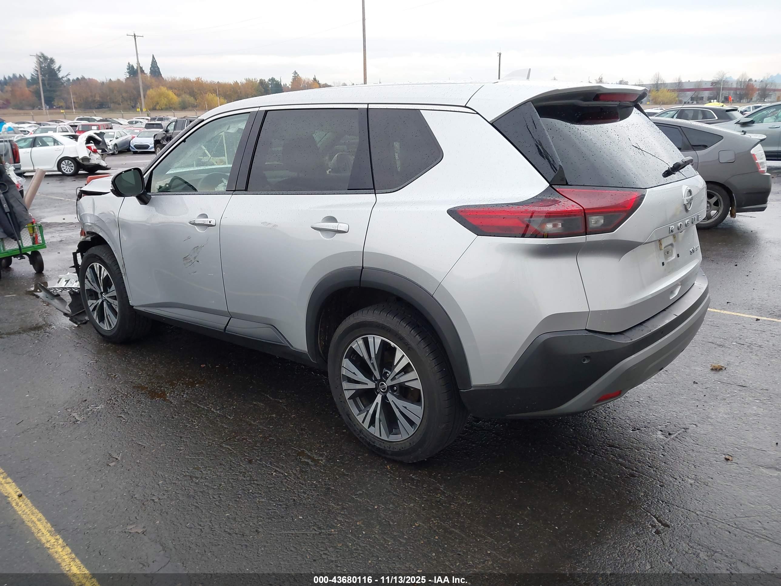 NISSAN ROGUE image 3