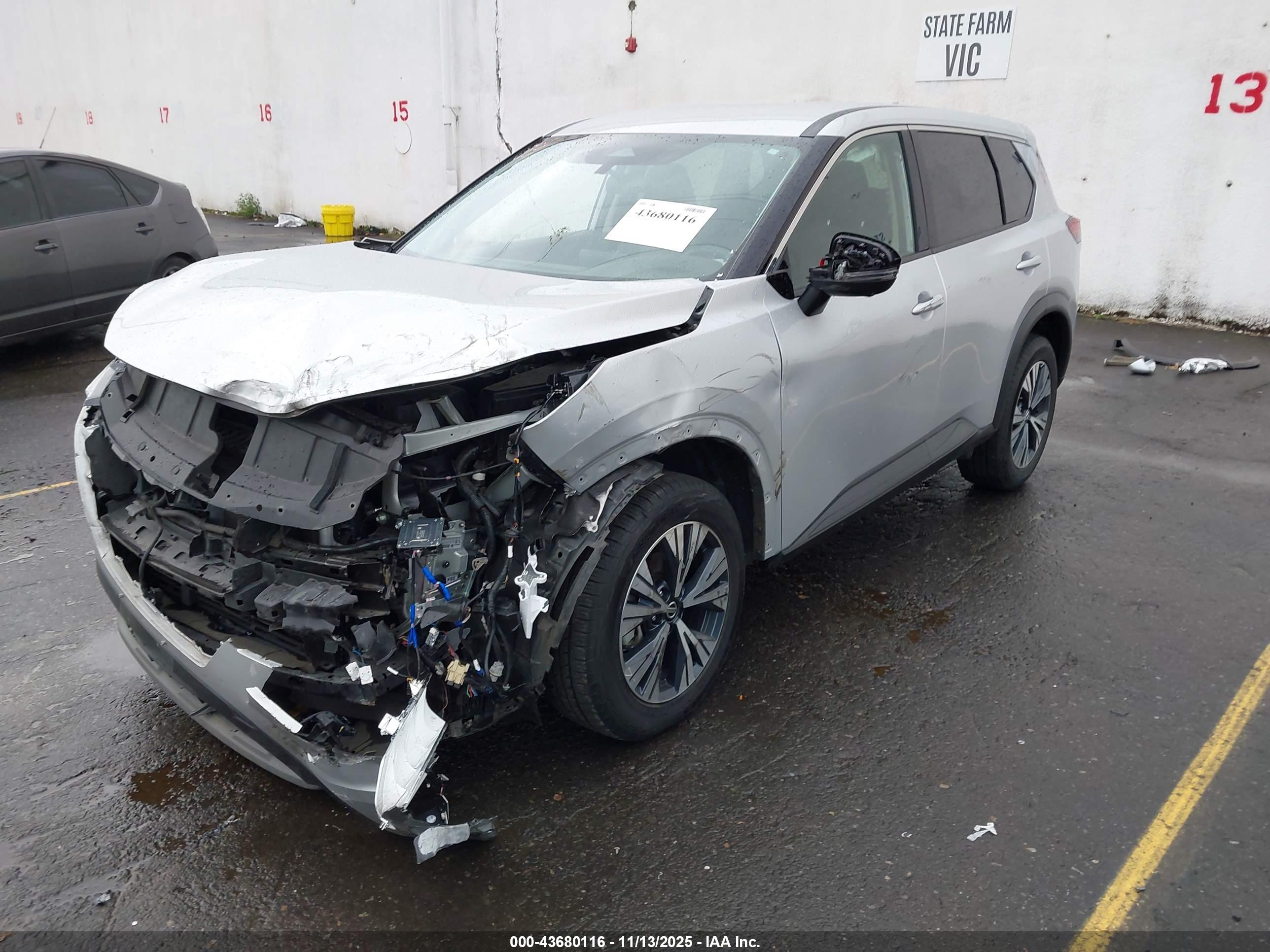 NISSAN ROGUE image 6