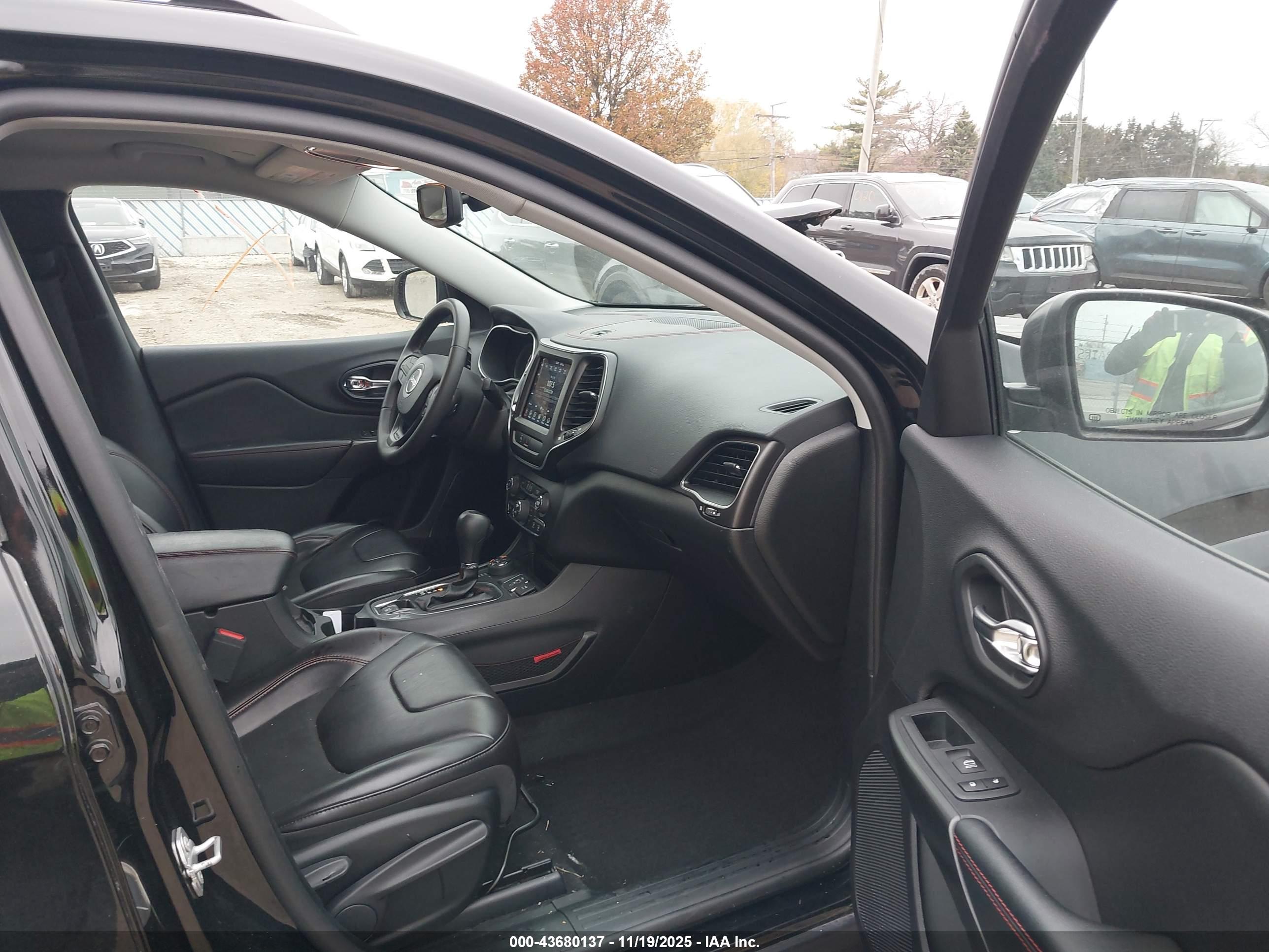 JEEP CHEROKEE image 5
