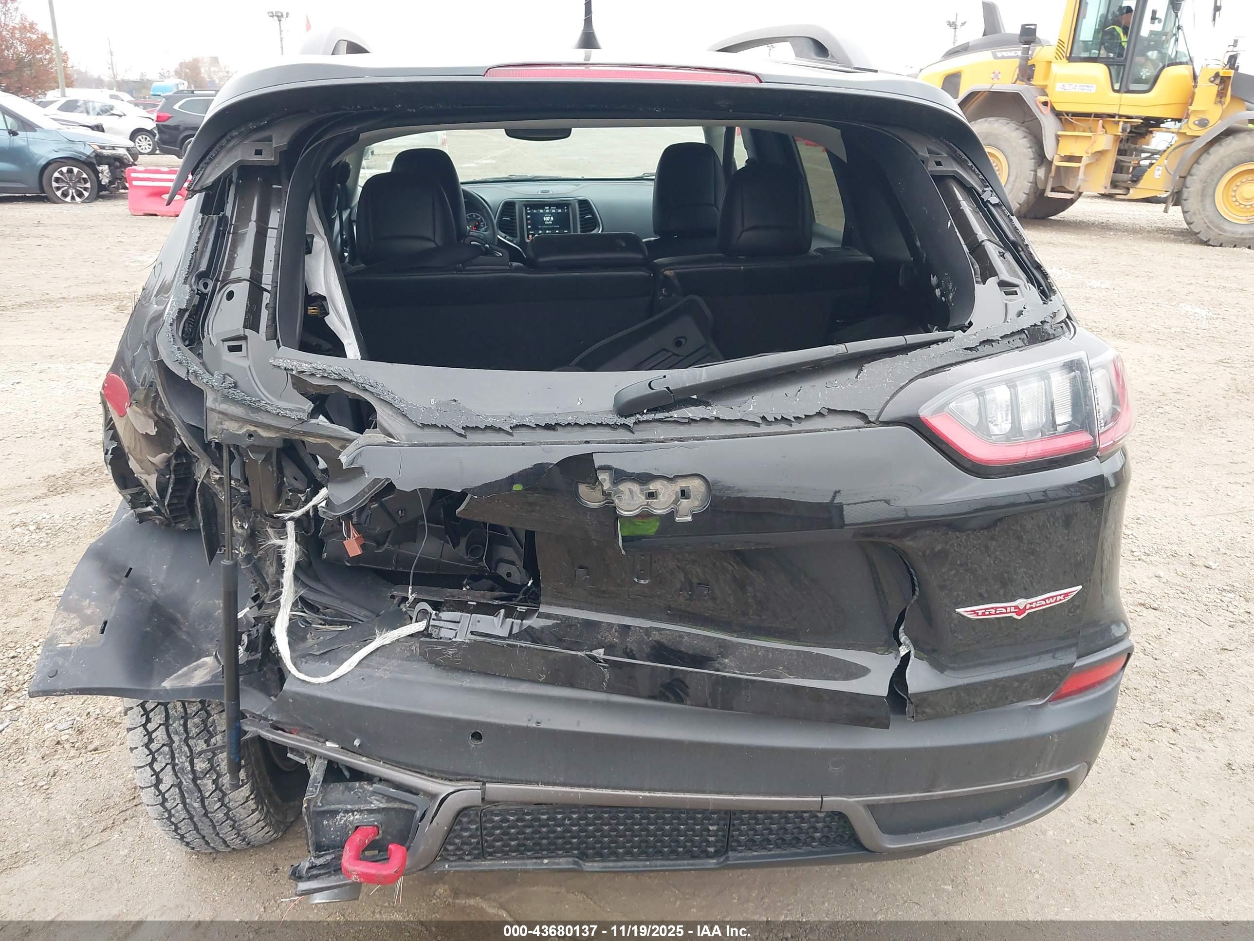 JEEP CHEROKEE image 6
