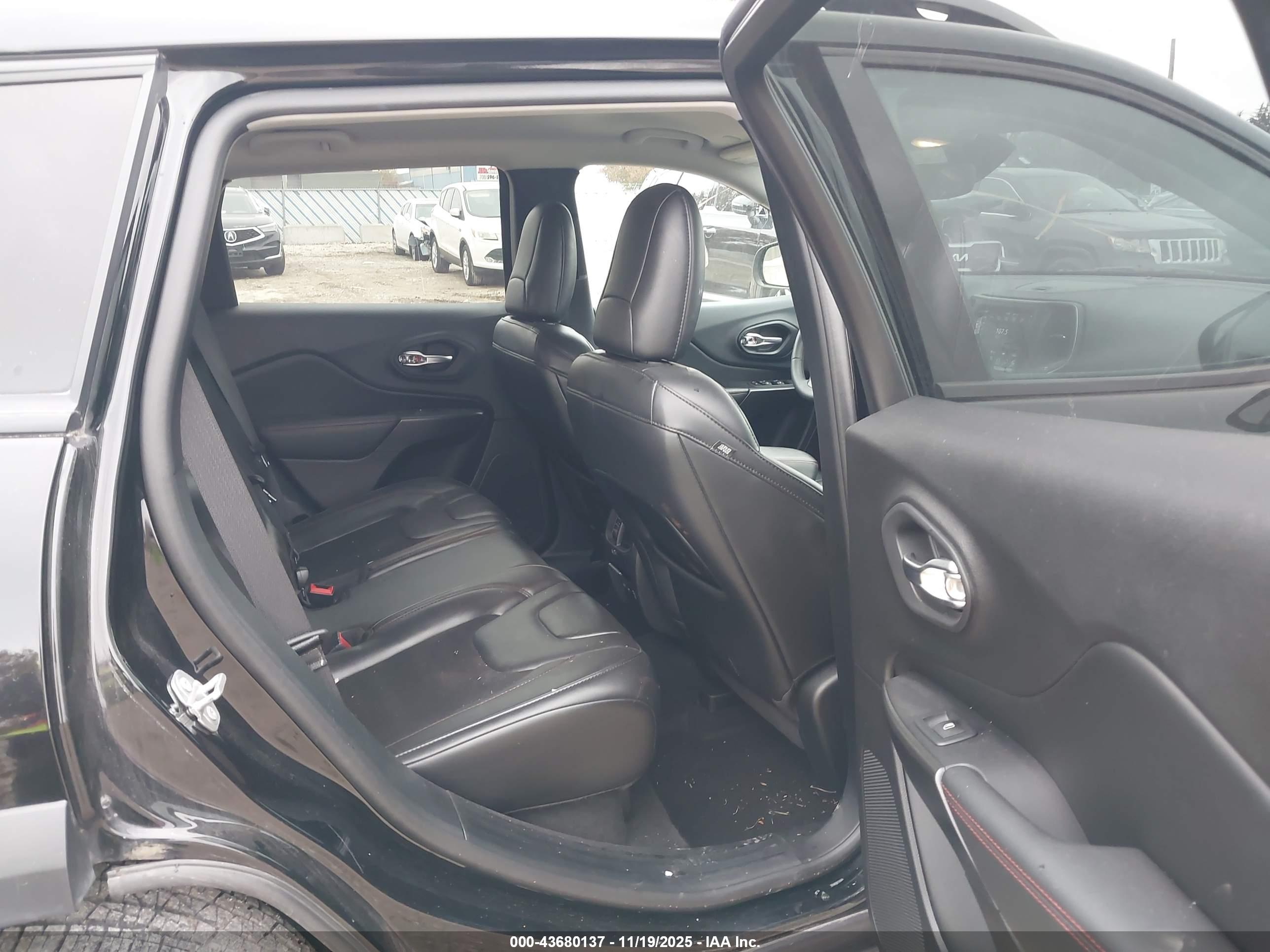 JEEP CHEROKEE image 8