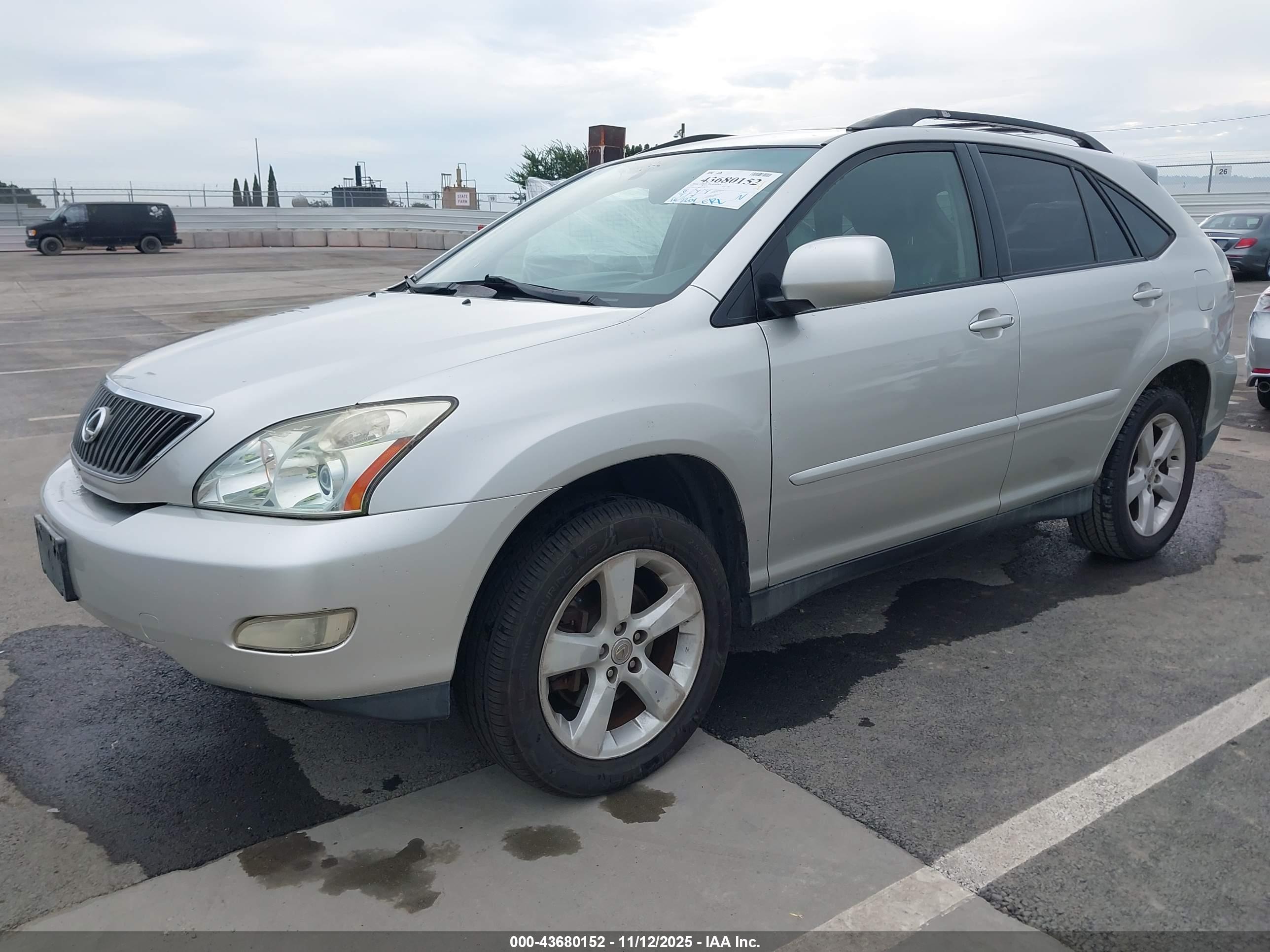 LEXUS RX image 2