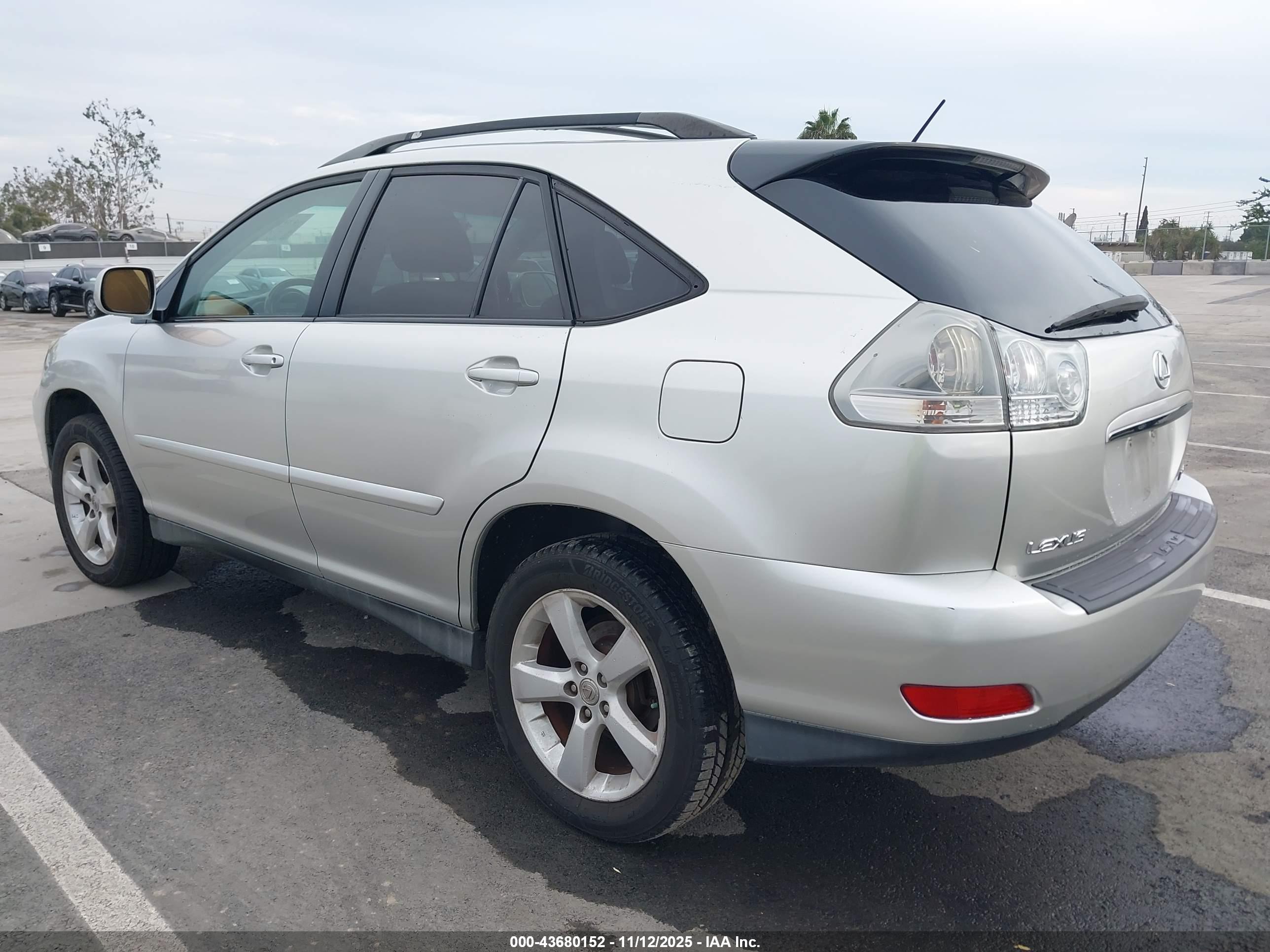 LEXUS RX image 3