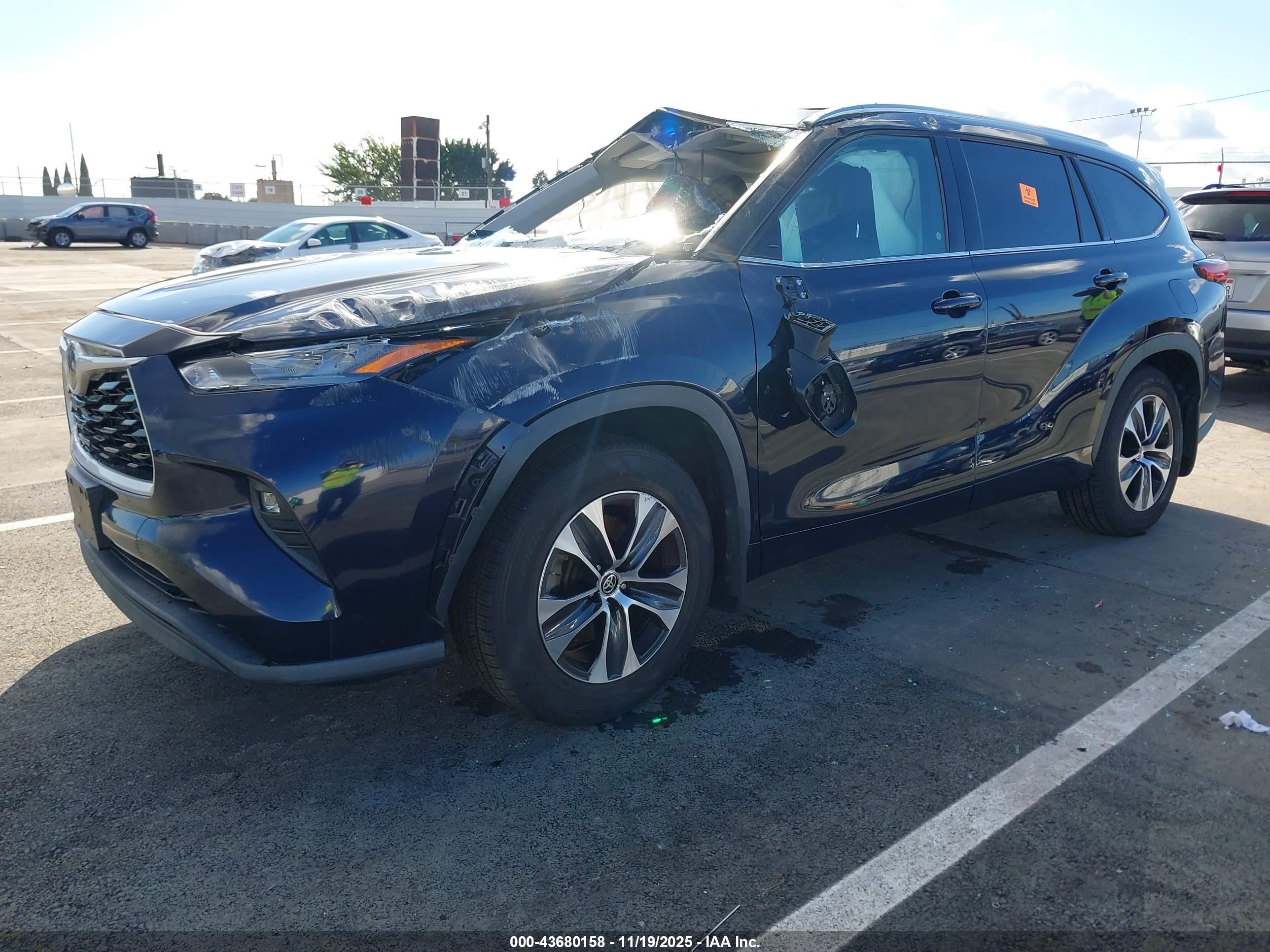 TOYOTA HIGHLANDER image 2