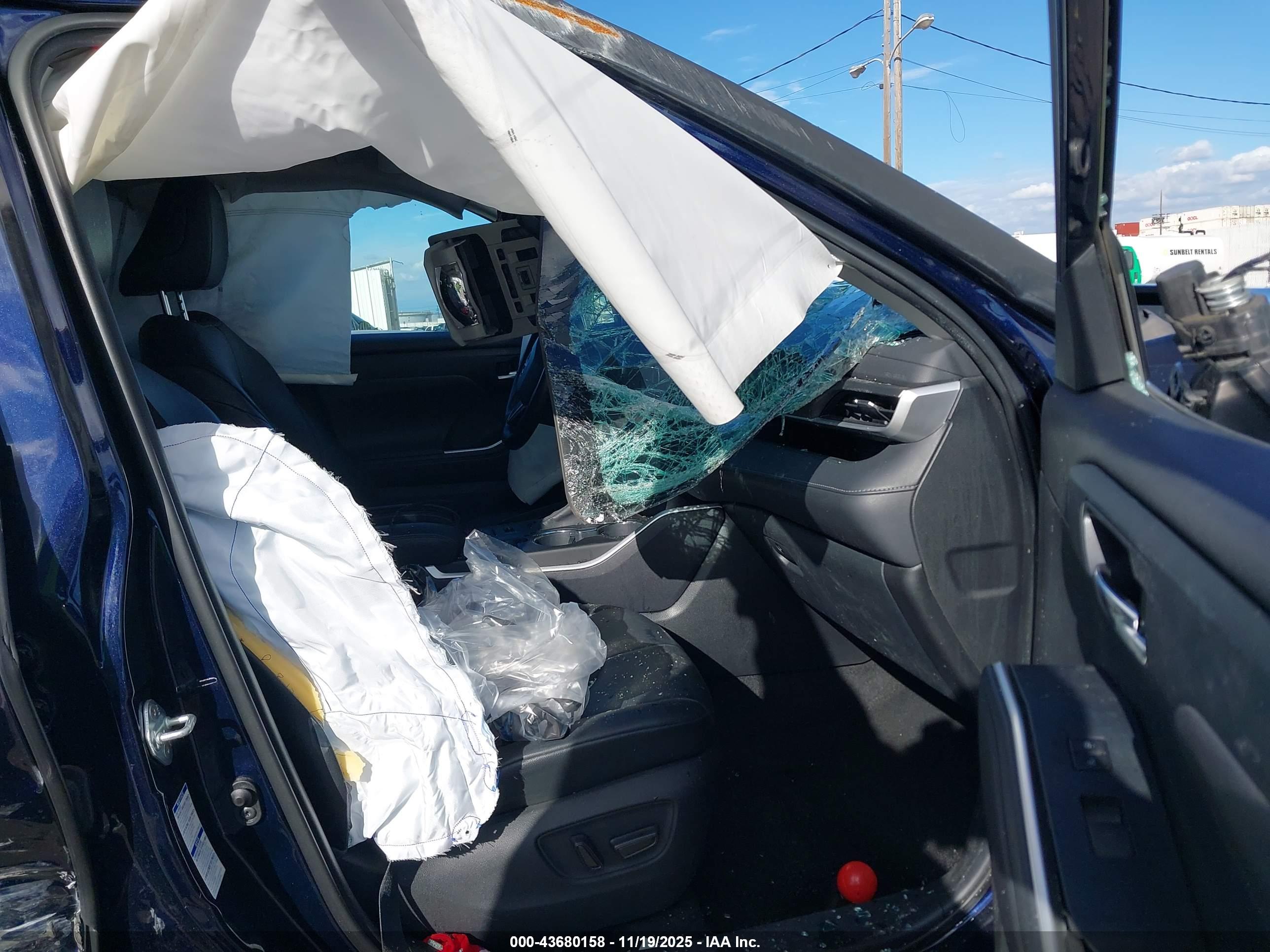 TOYOTA HIGHLANDER image 5