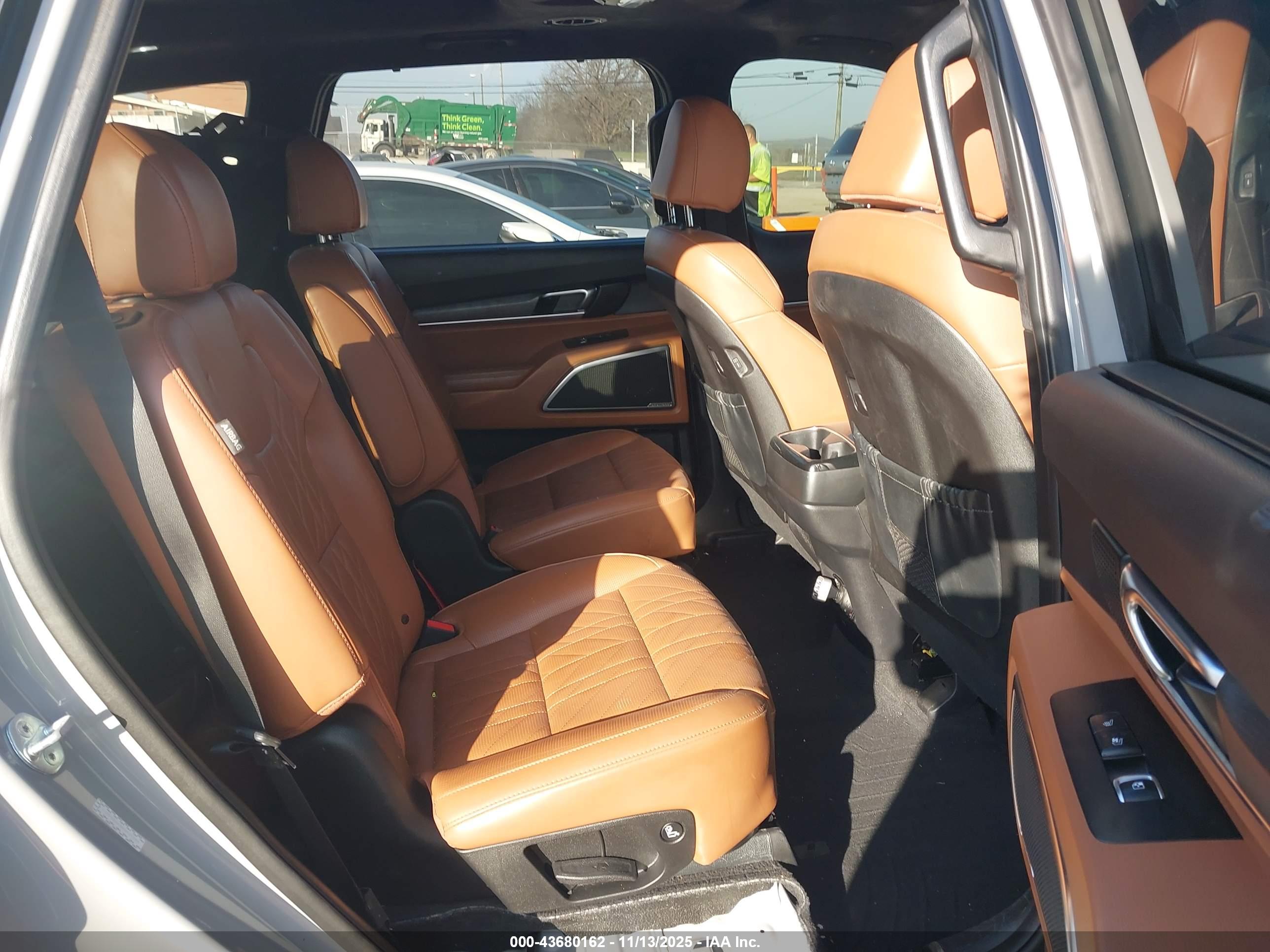 KIA TELLURIDE image 8