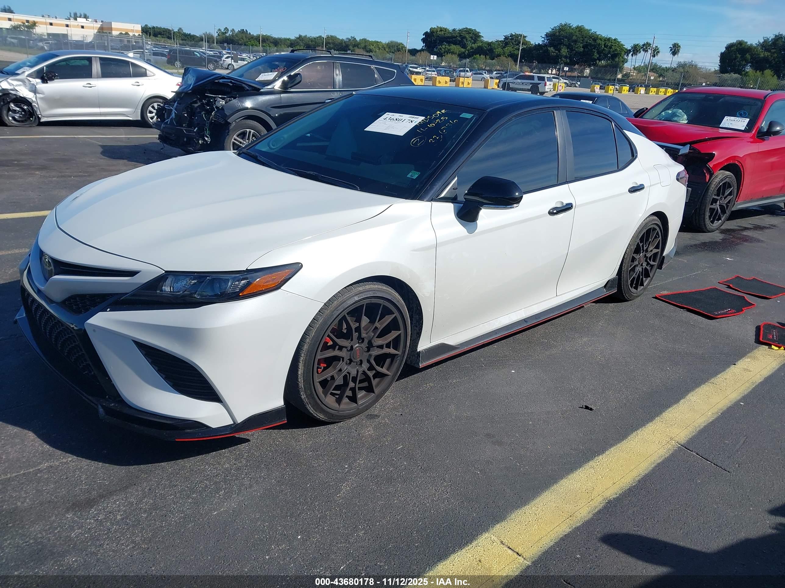 TOYOTA CAMRY image 2