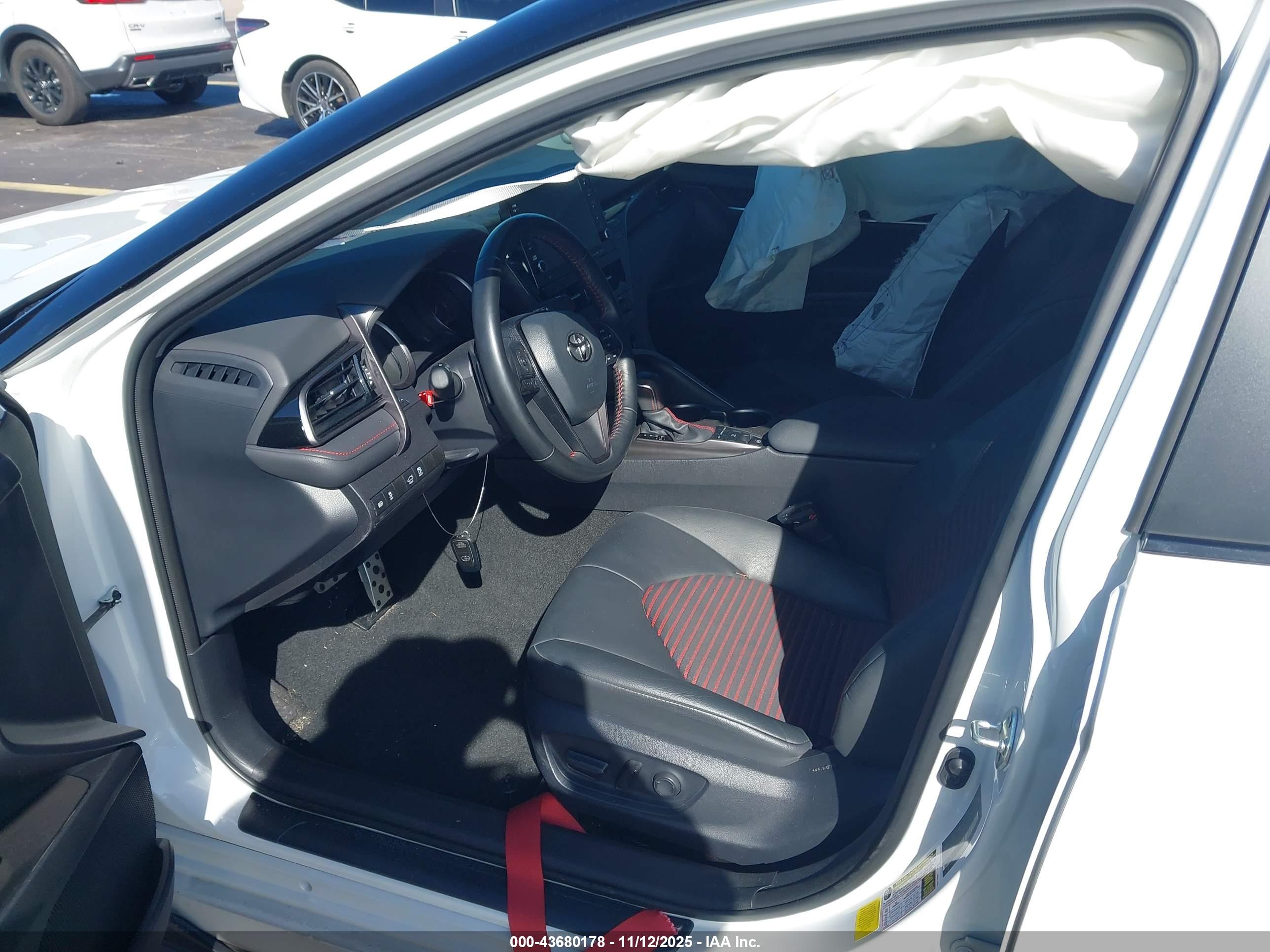 TOYOTA CAMRY image 5