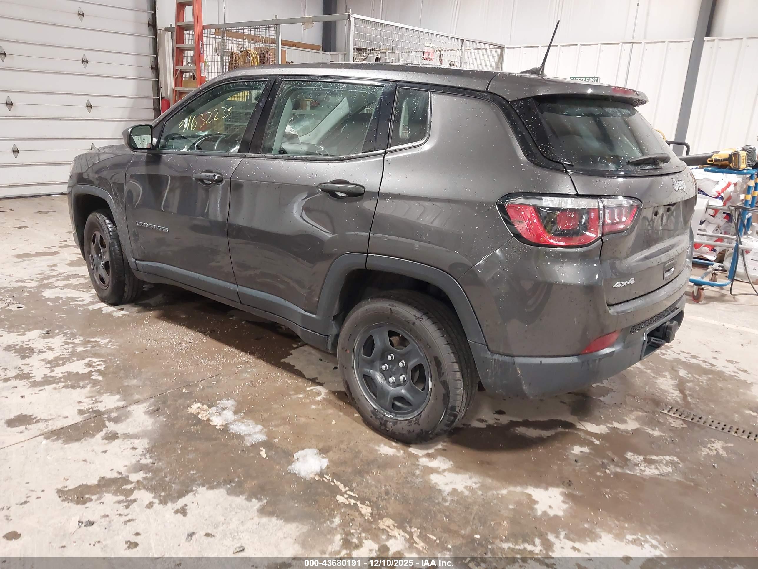 JEEP COMPASS image 3