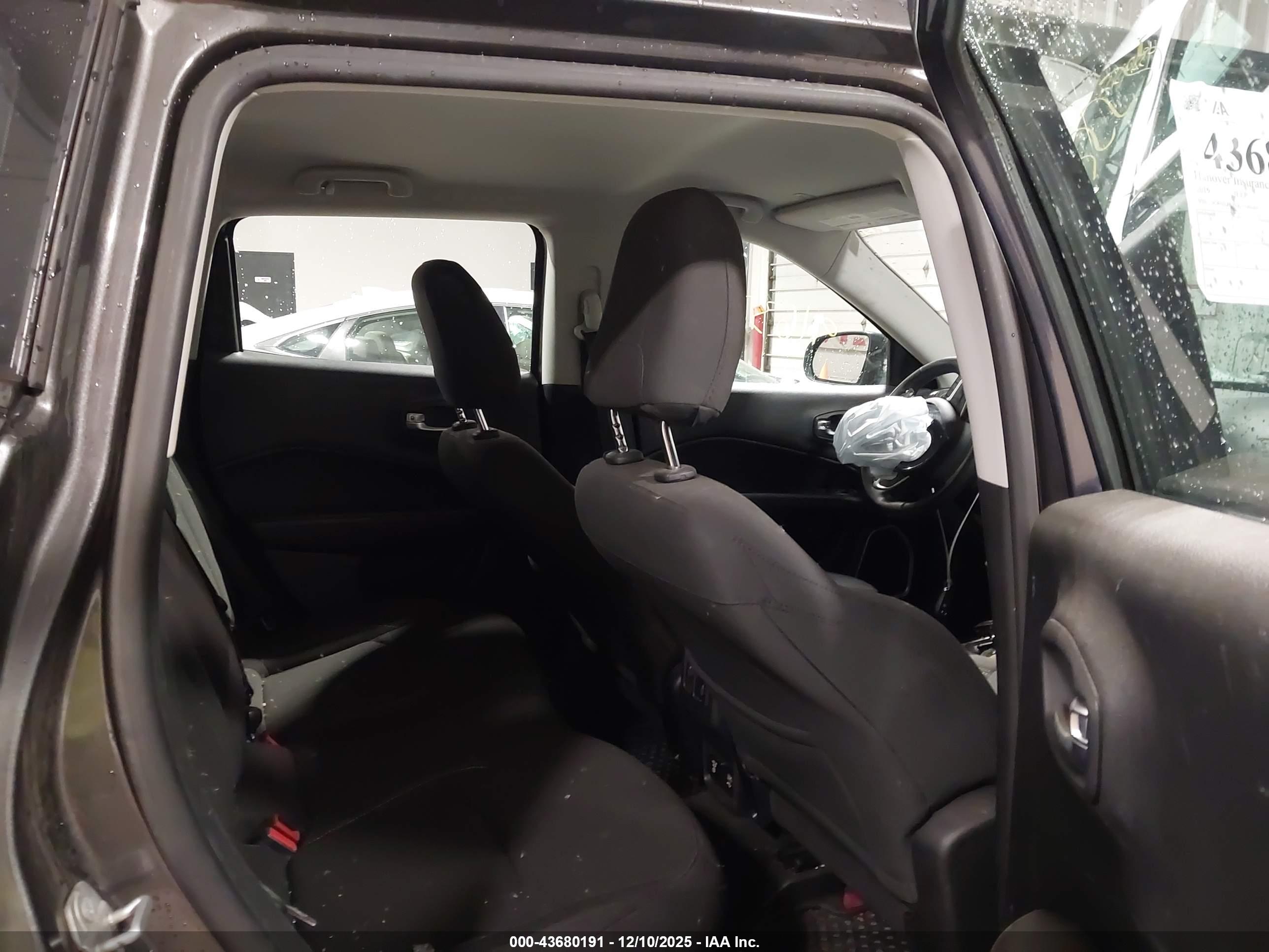 JEEP COMPASS image 8