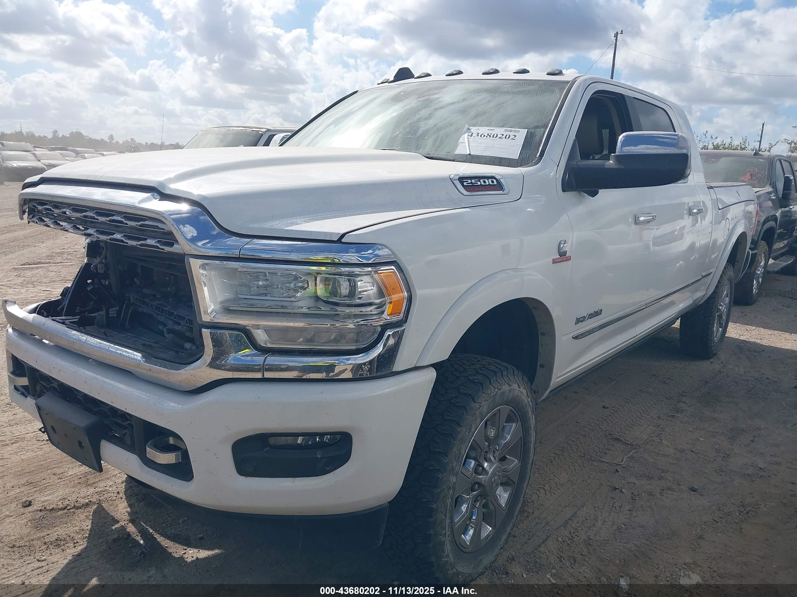 RAM 2500 image 2