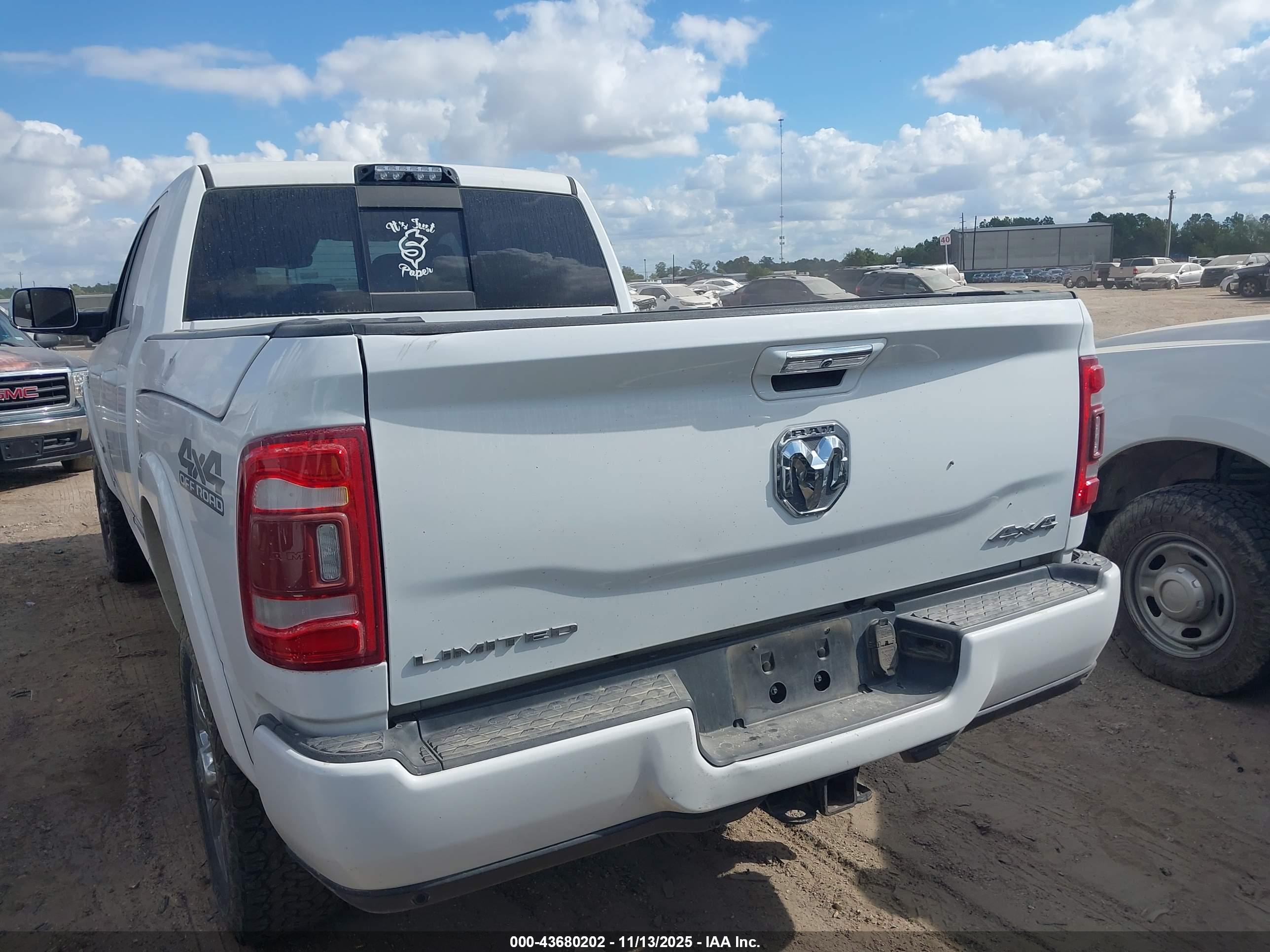 RAM 2500 image 3