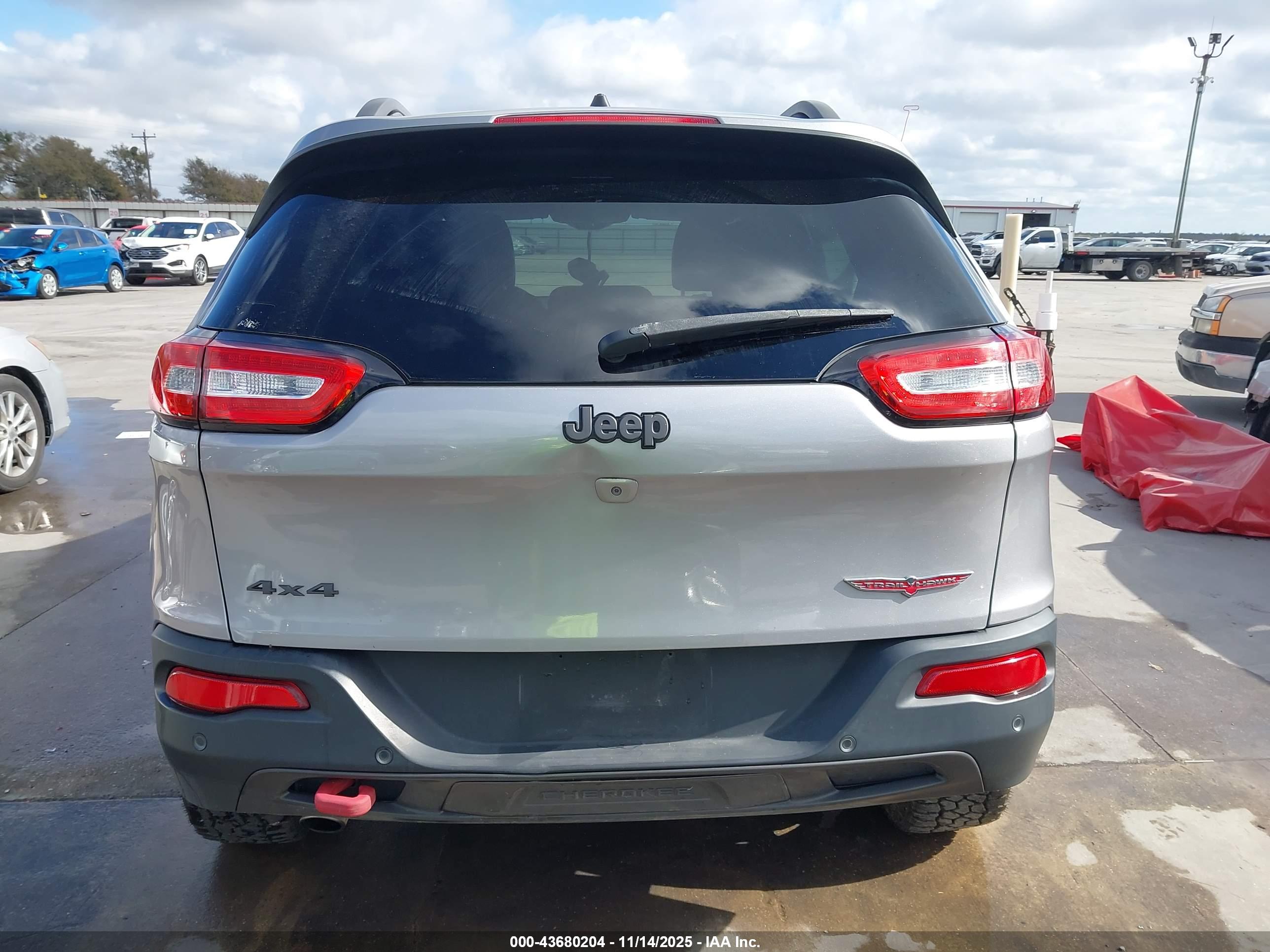 JEEP CHEROKEE image 6