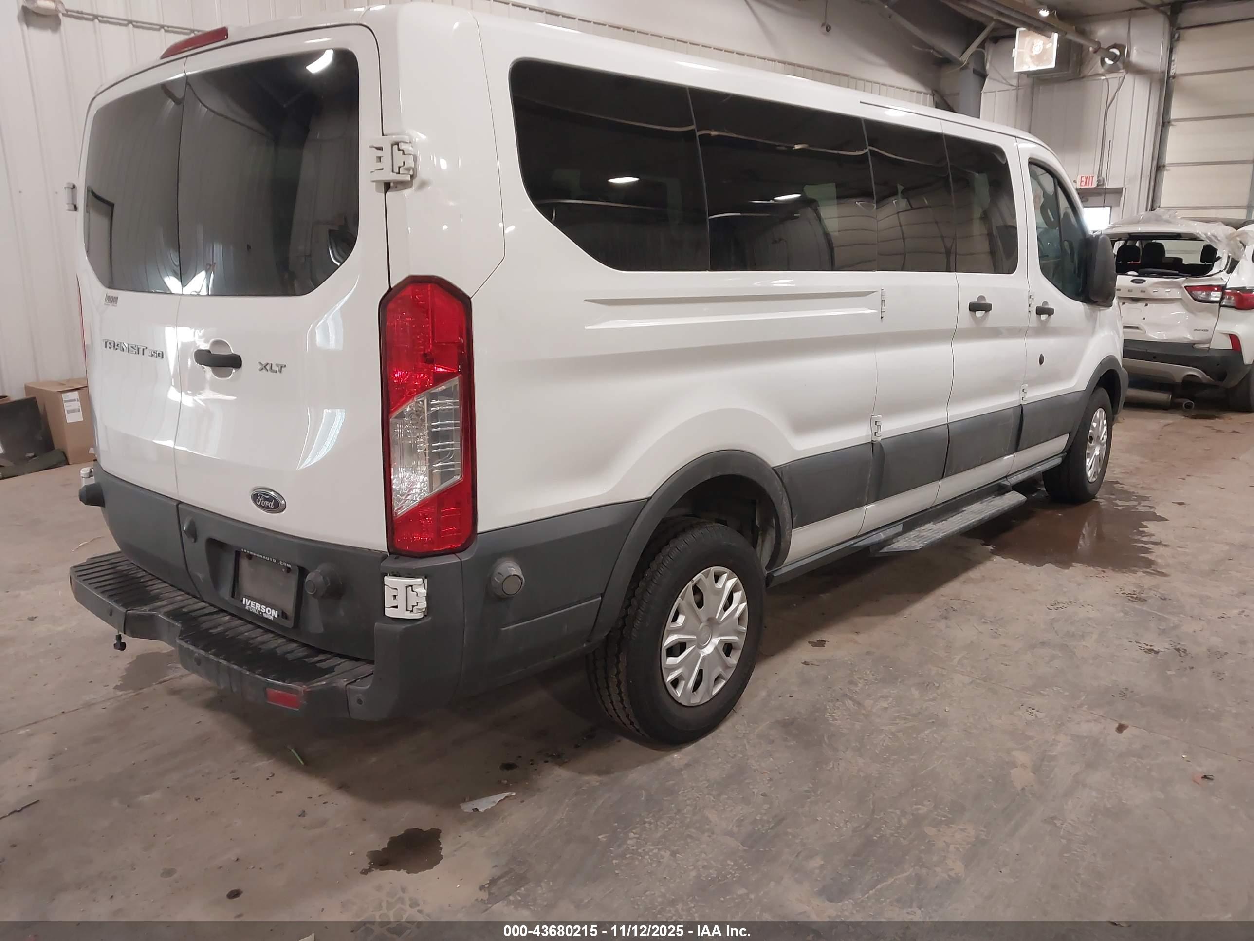FORD TRANSIT-350 image 4