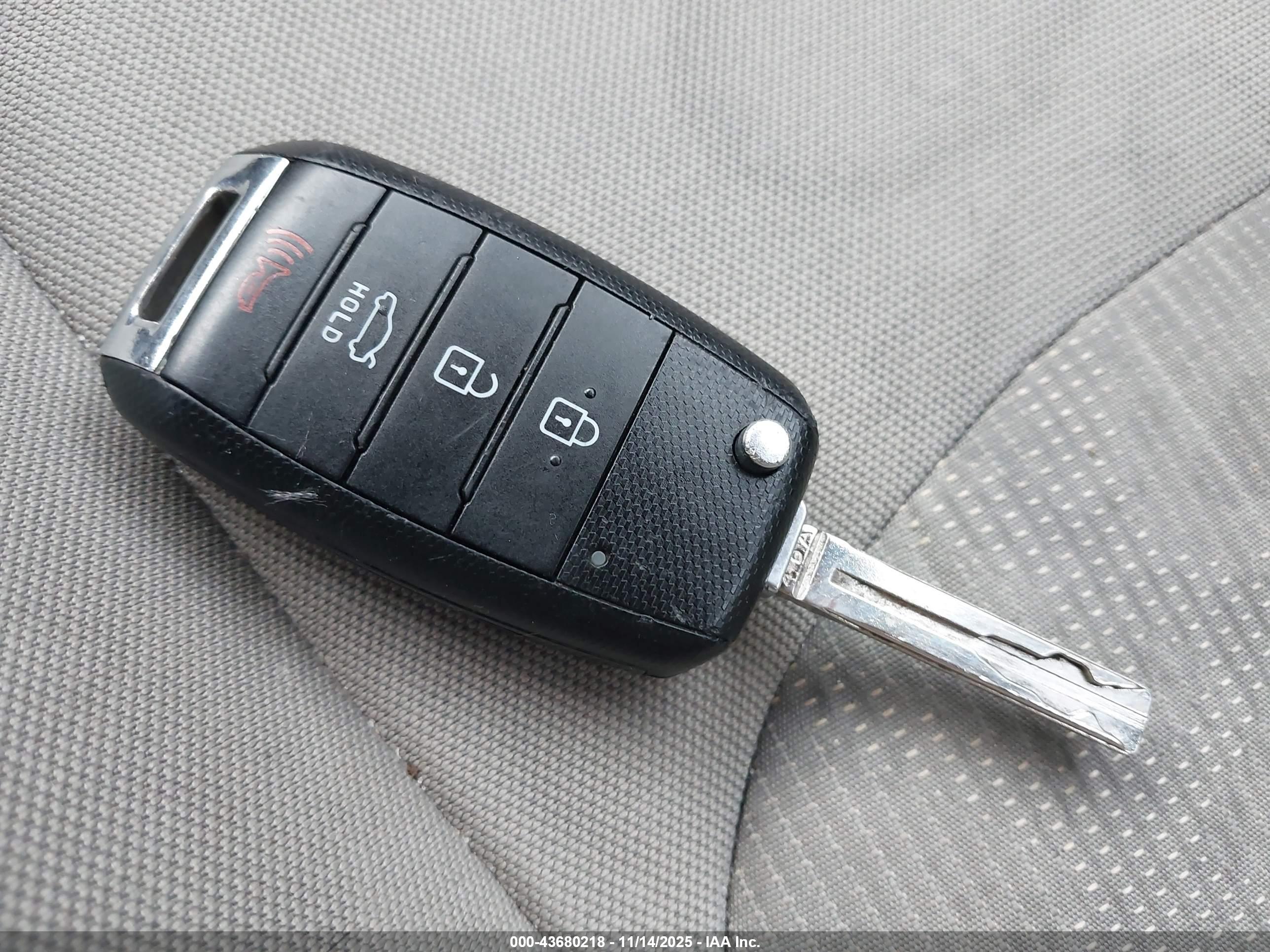 KIA RIO image 11