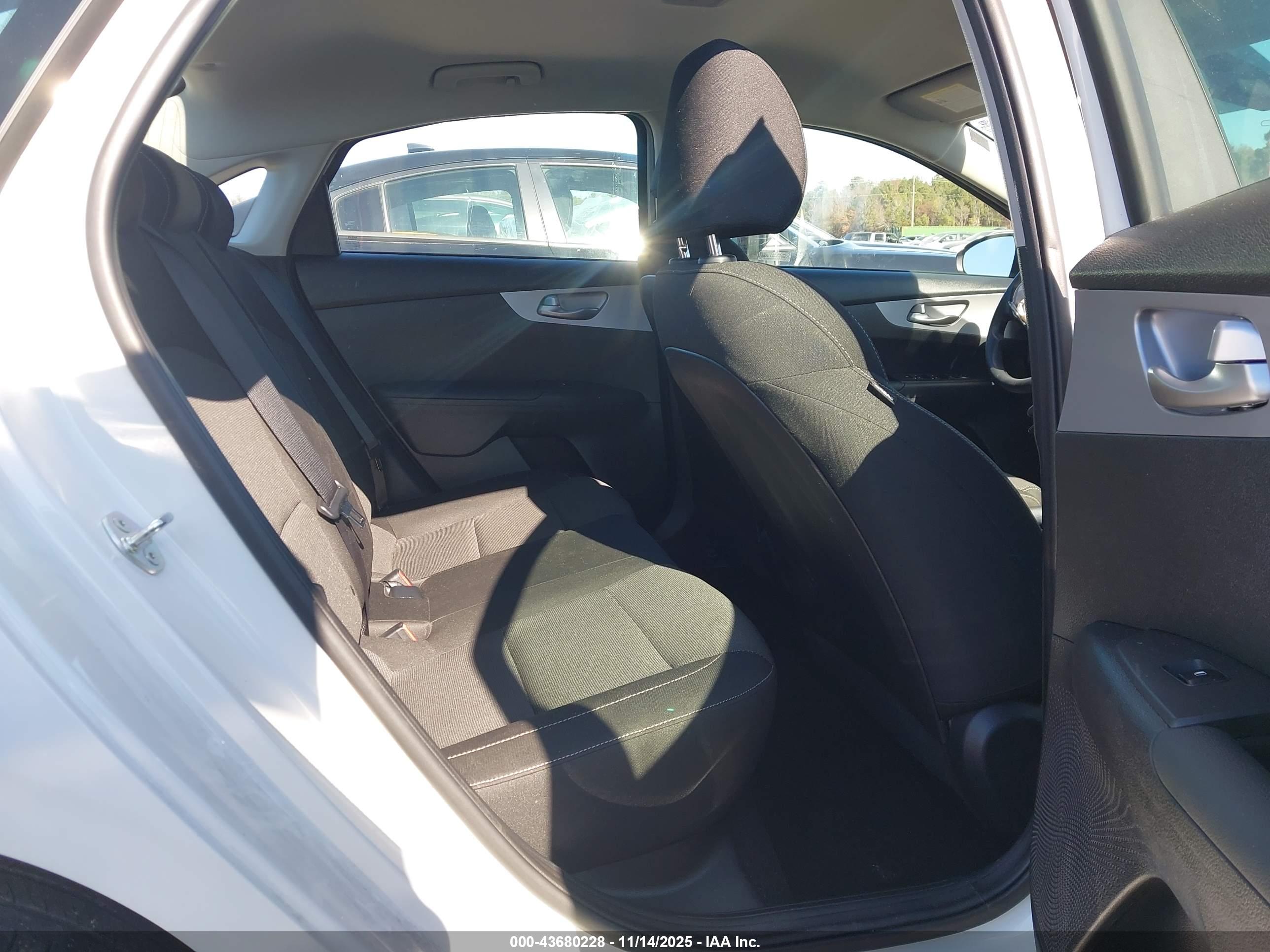 KIA FORTE image 8