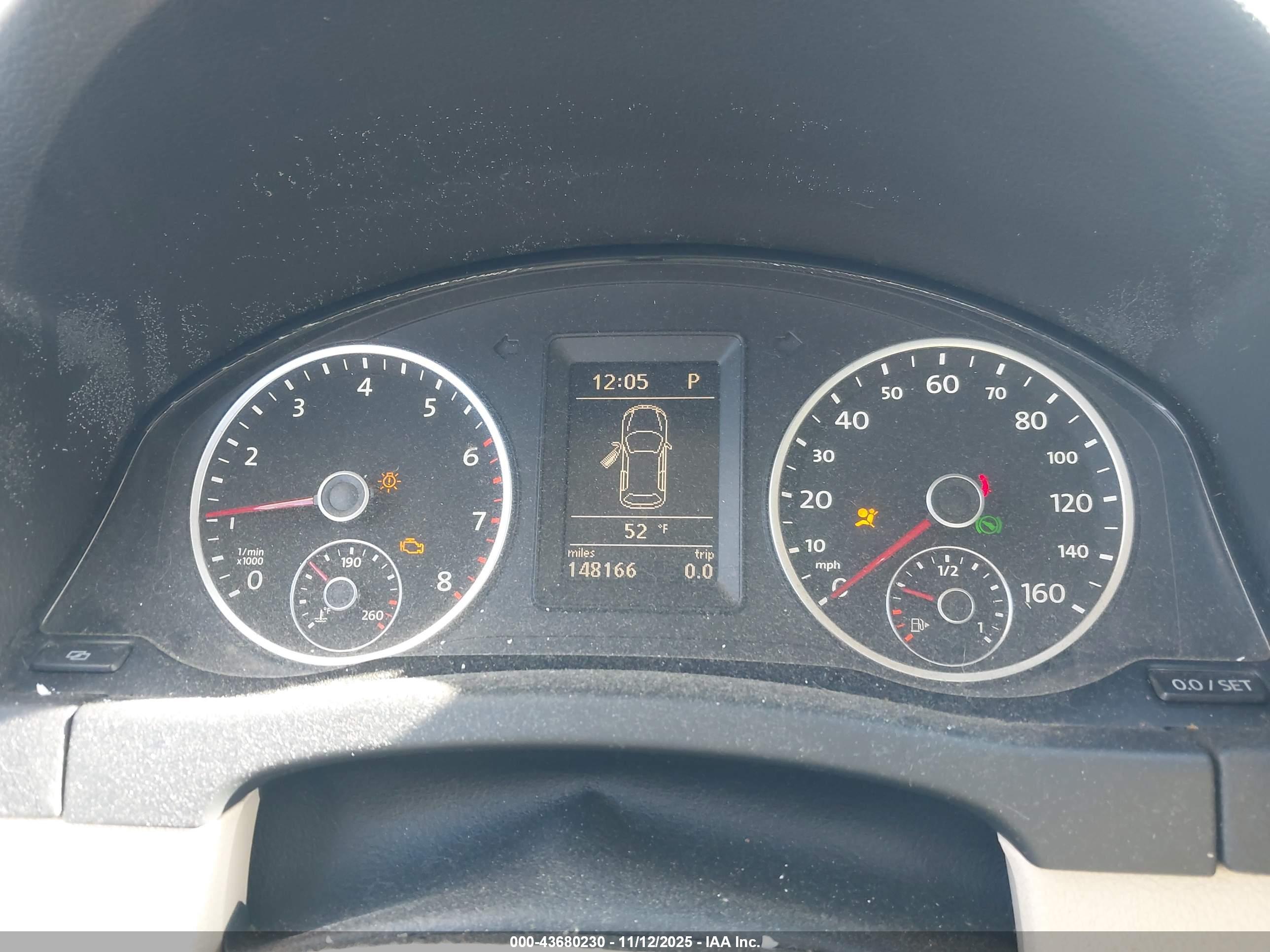 VOLKSWAGEN TIGUAN image 7