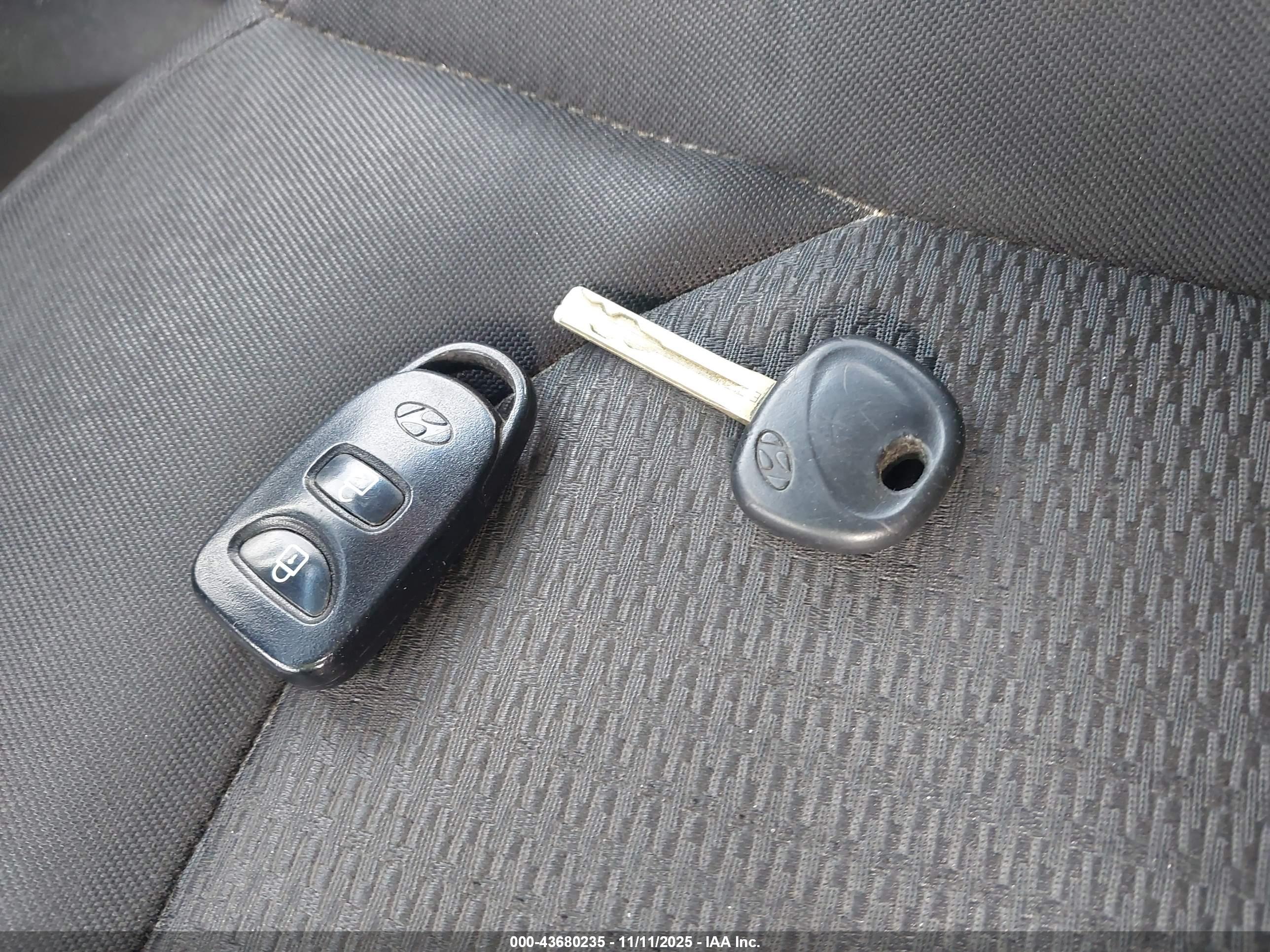 HYUNDAI TUCSON image 11