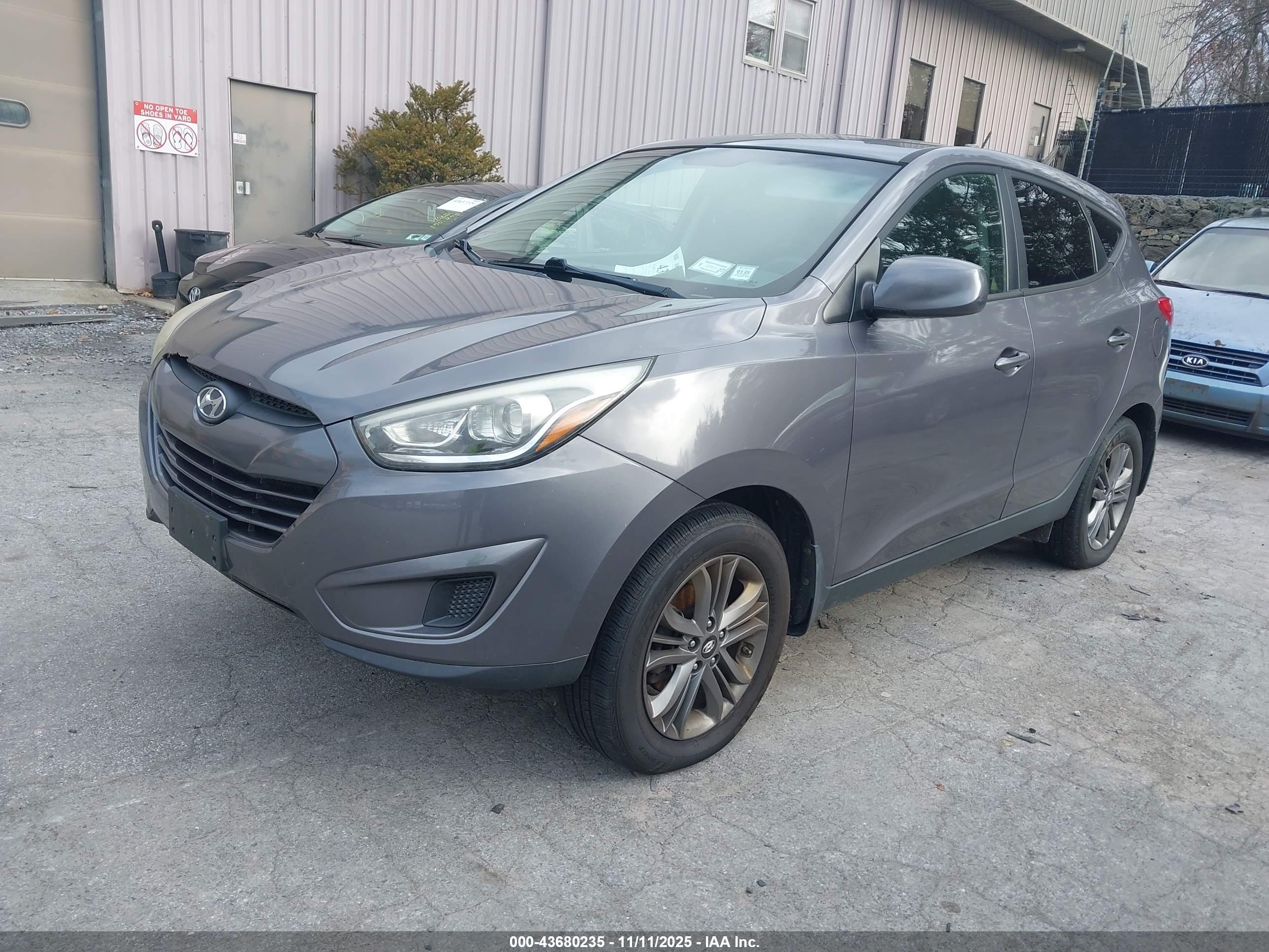 HYUNDAI TUCSON image 2