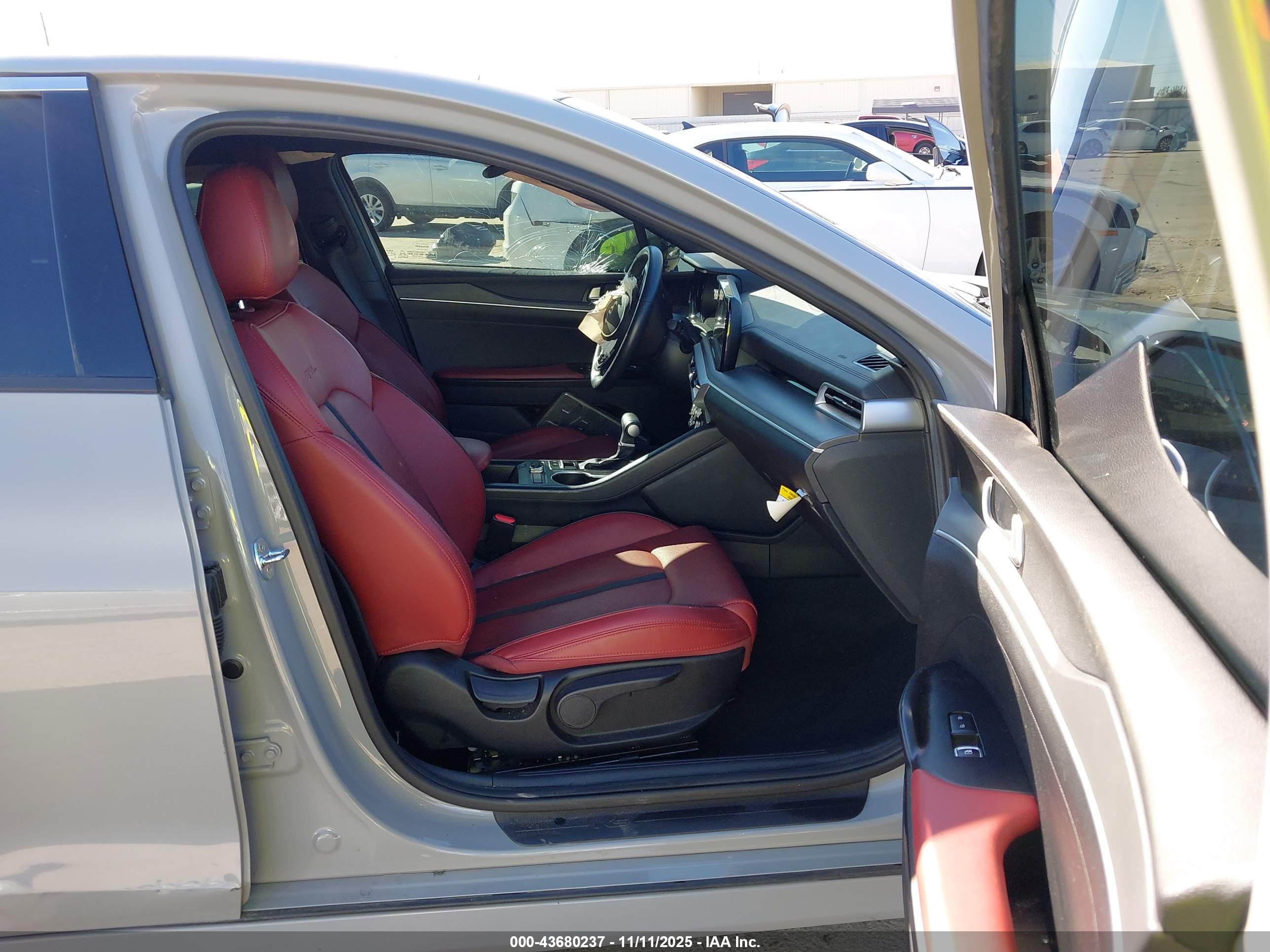 KIA K5 image 5
