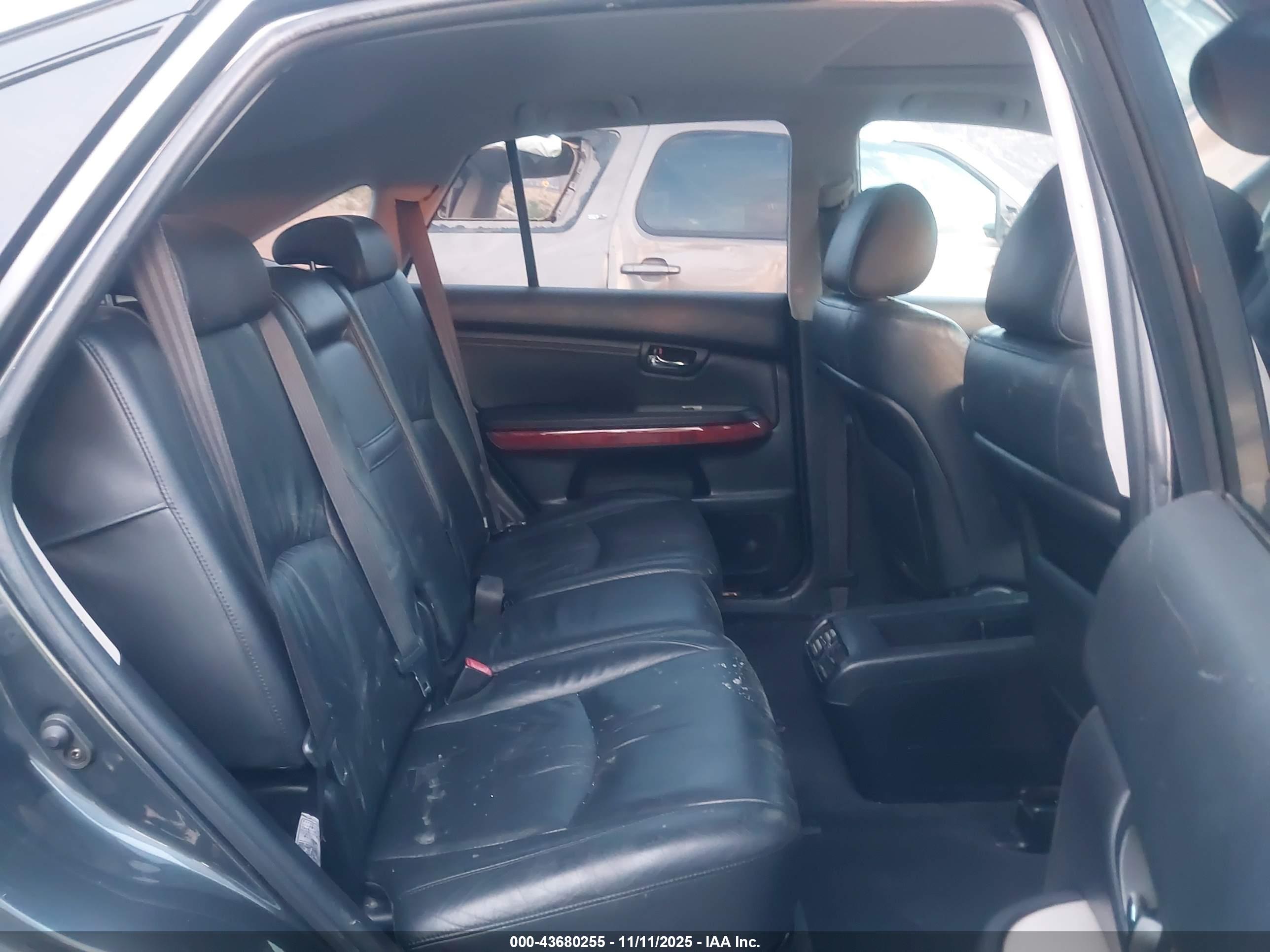 LEXUS RX image 8