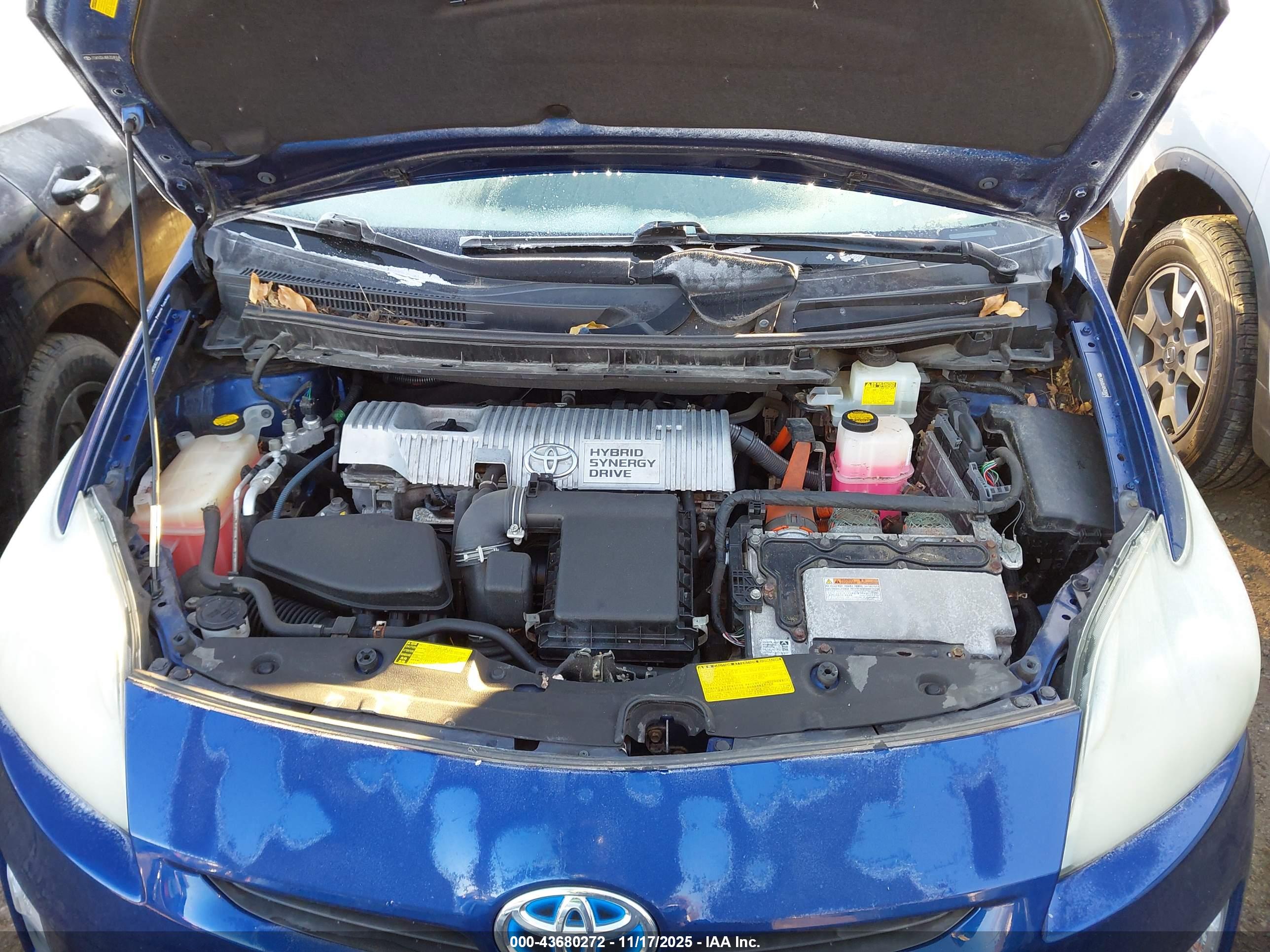 TOYOTA PRIUS image 10
