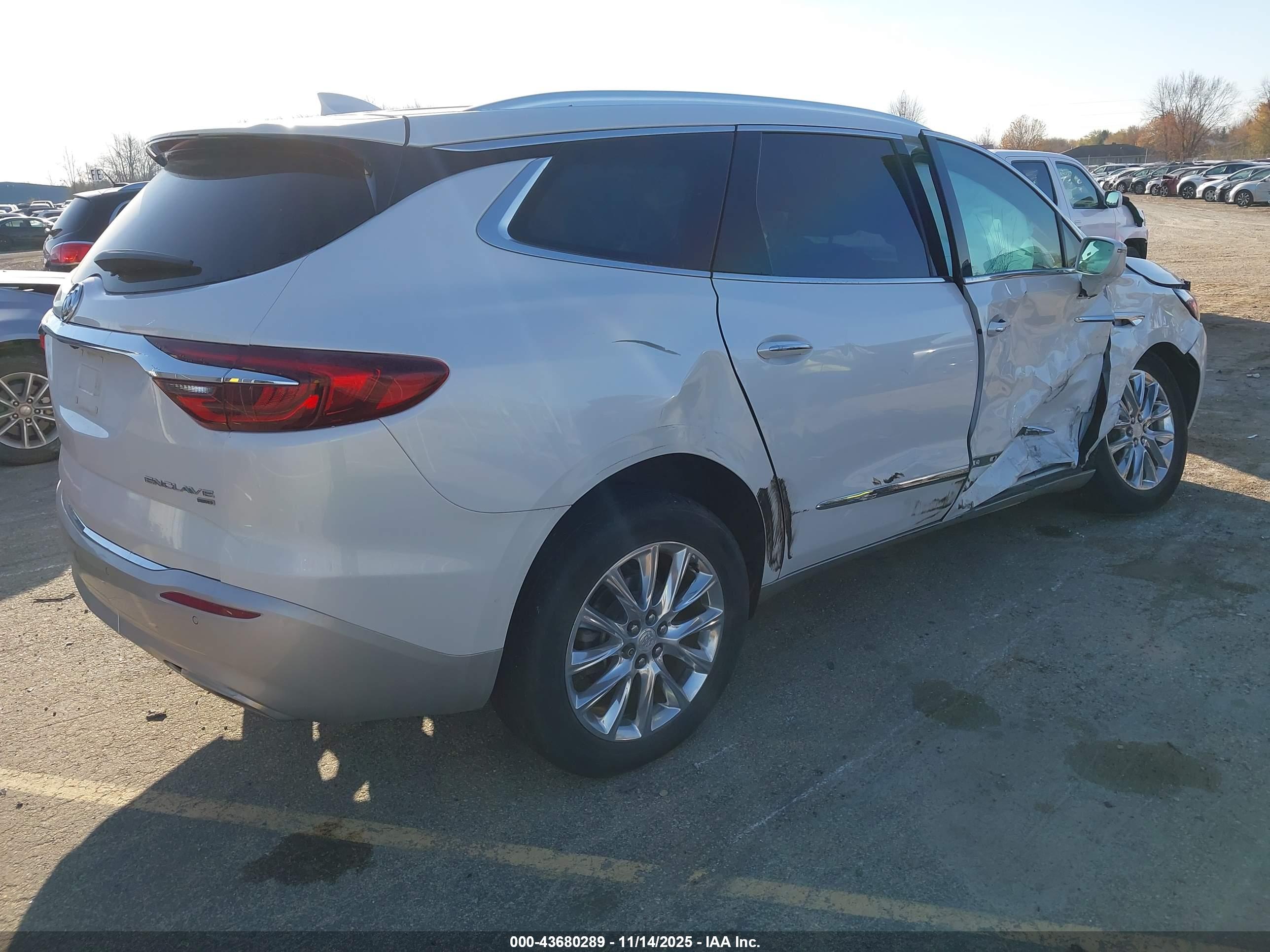 BUICK ENCLAVE image 4