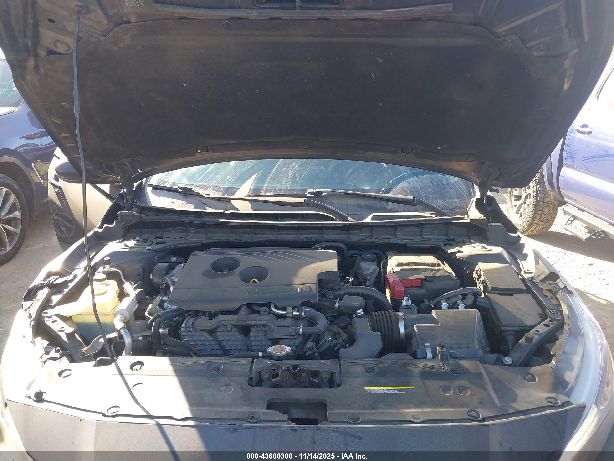 NISSAN ALTIMA image 10