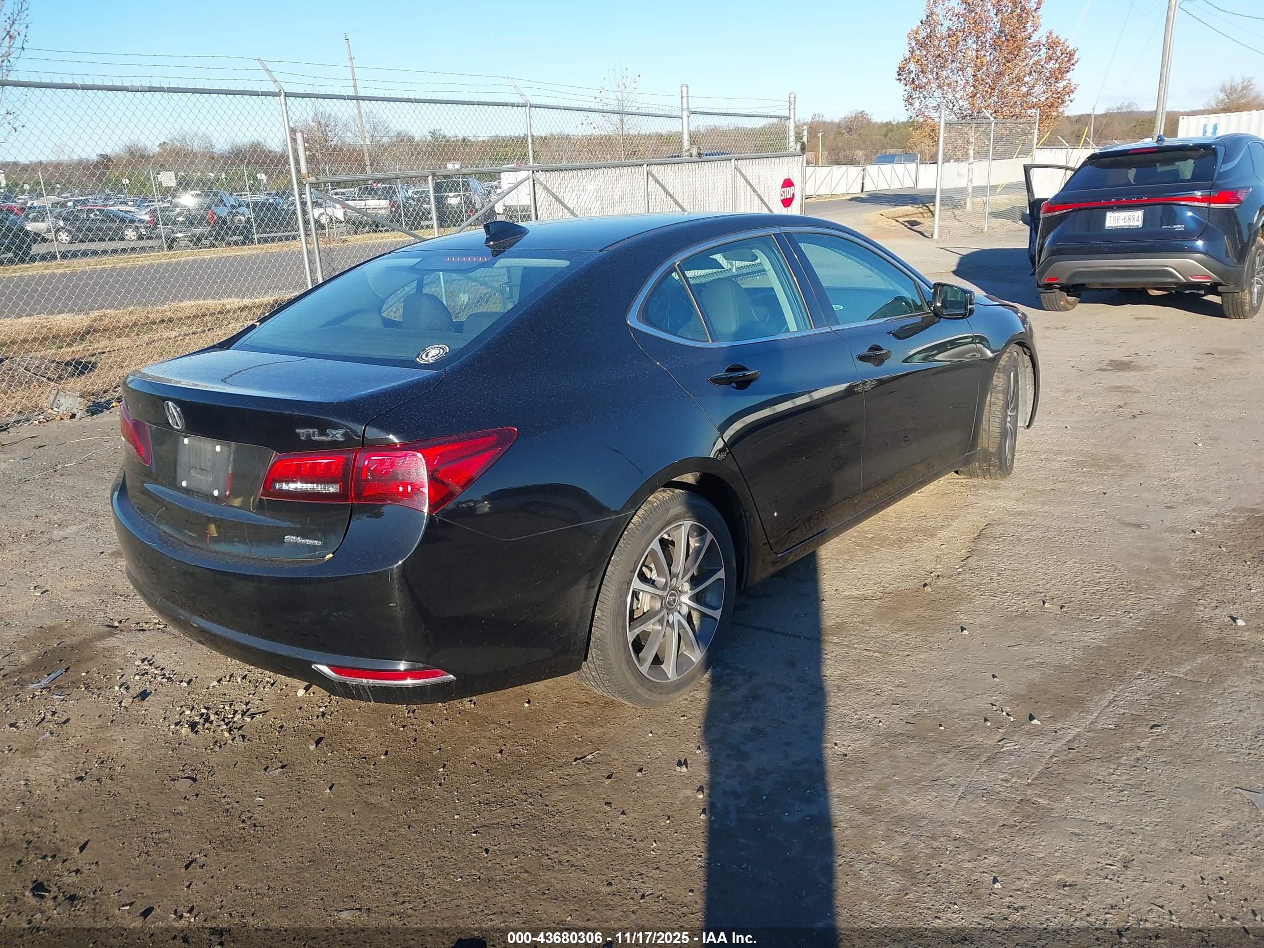 ACURA TLX image 4