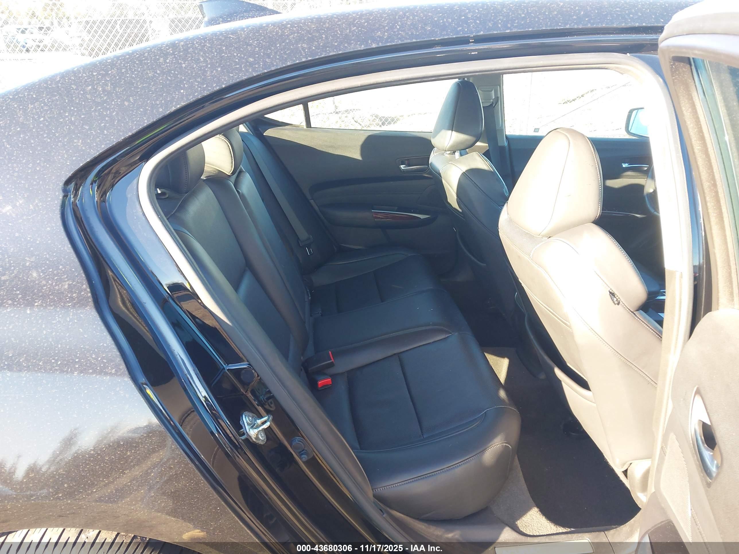 ACURA TLX image 8