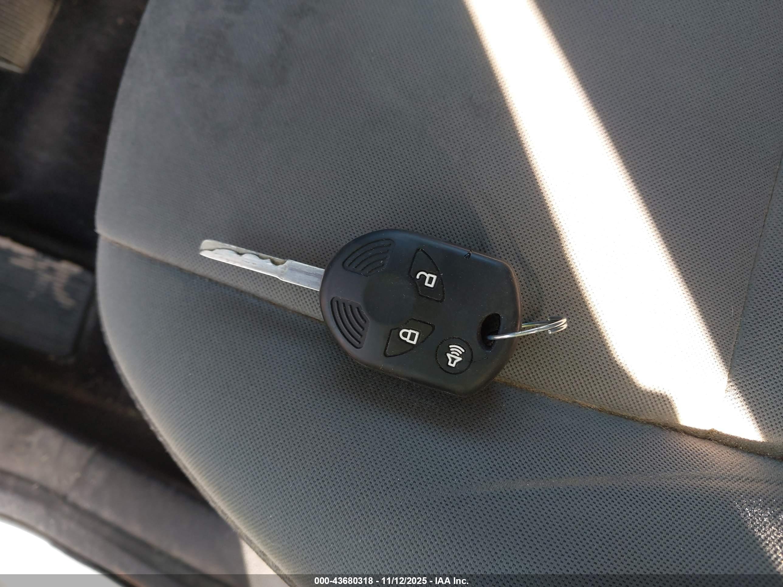 FORD ESCAPE image 11