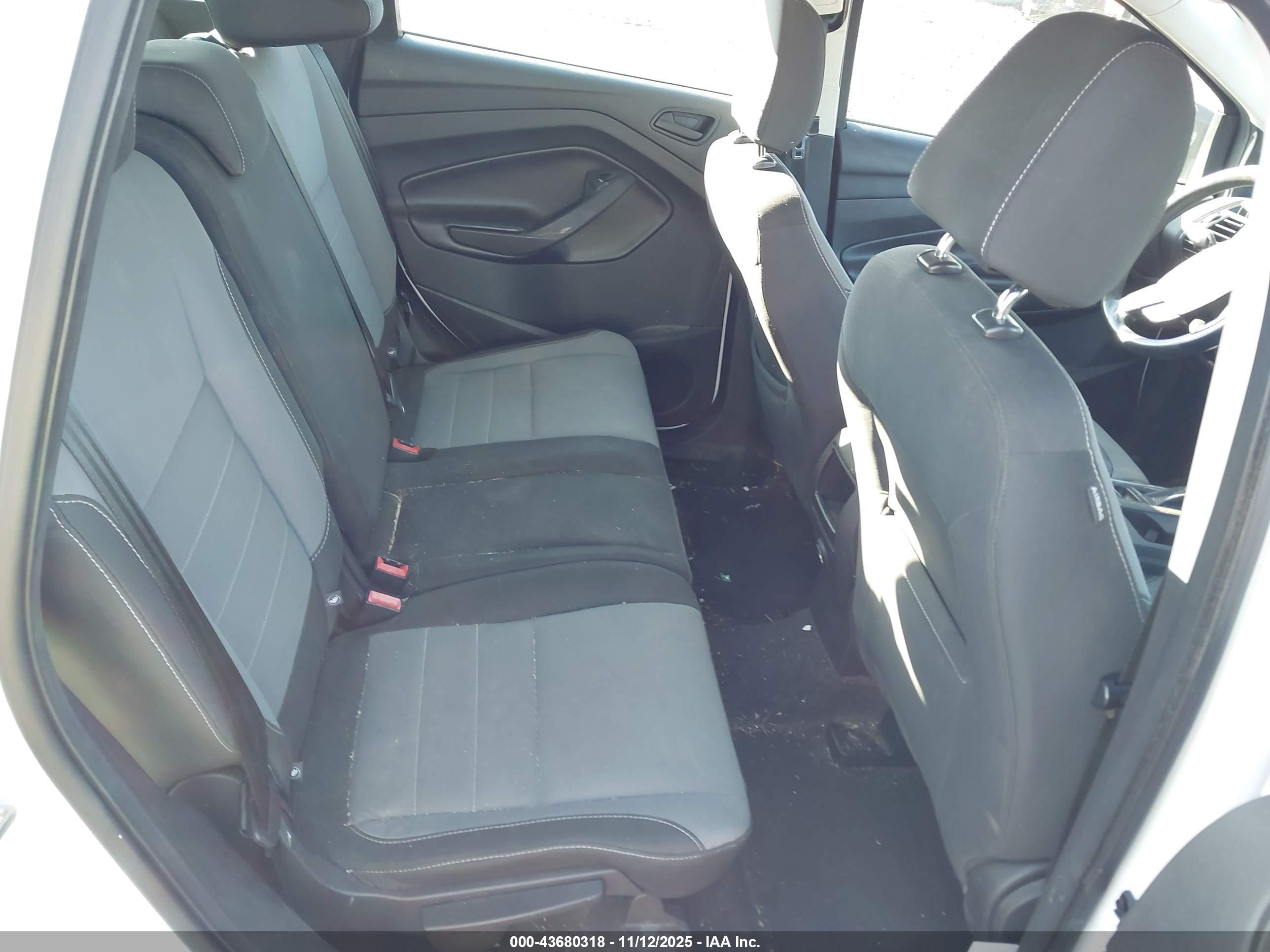 FORD ESCAPE image 8