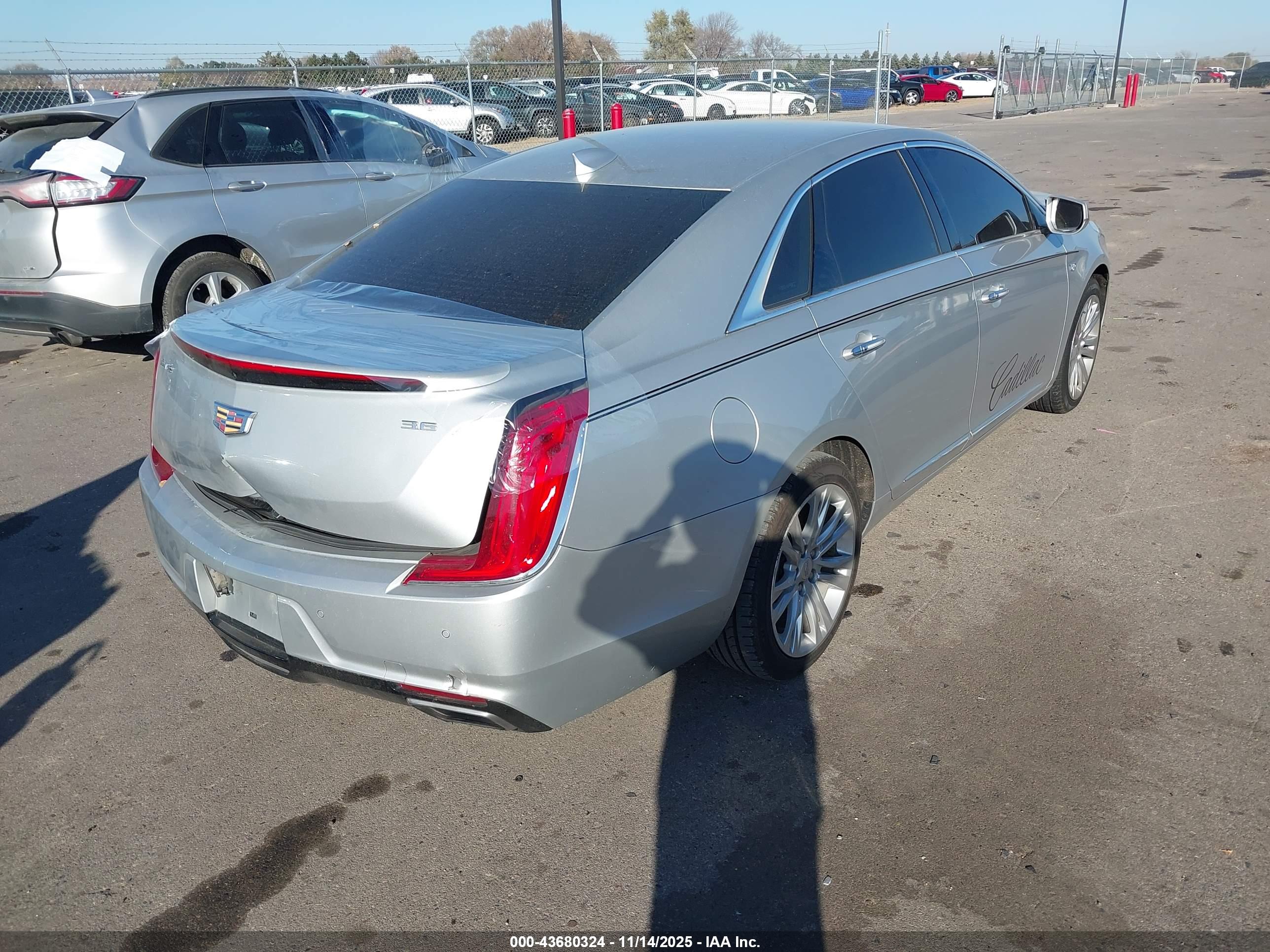 CADILLAC XTS image 4