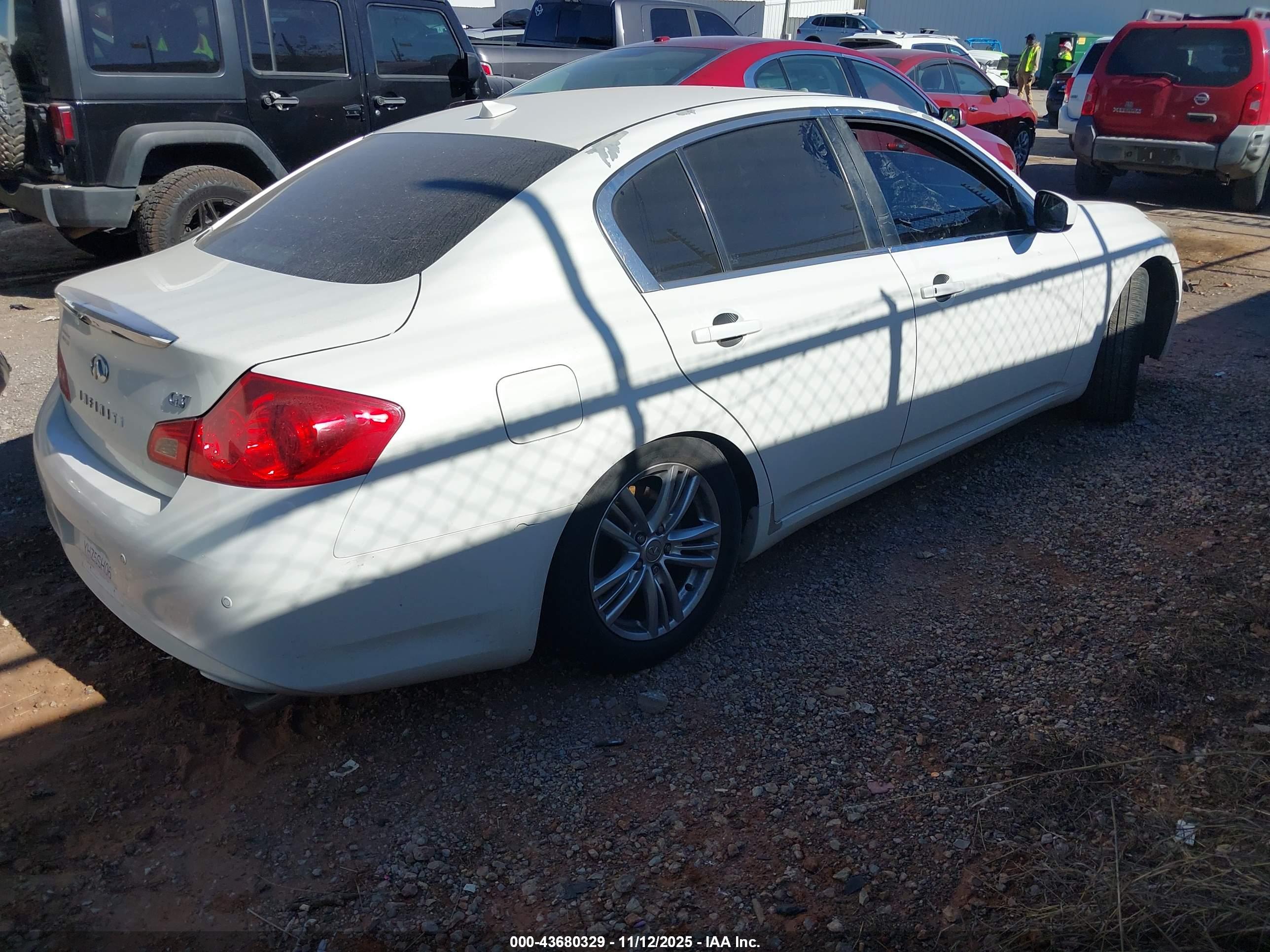 INFINITI G37 image 4