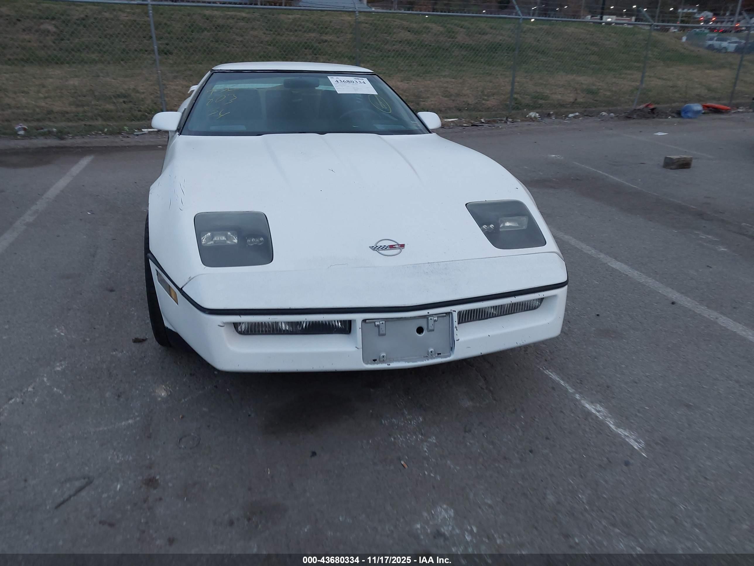 CHEVROLET CORVETTE image 6