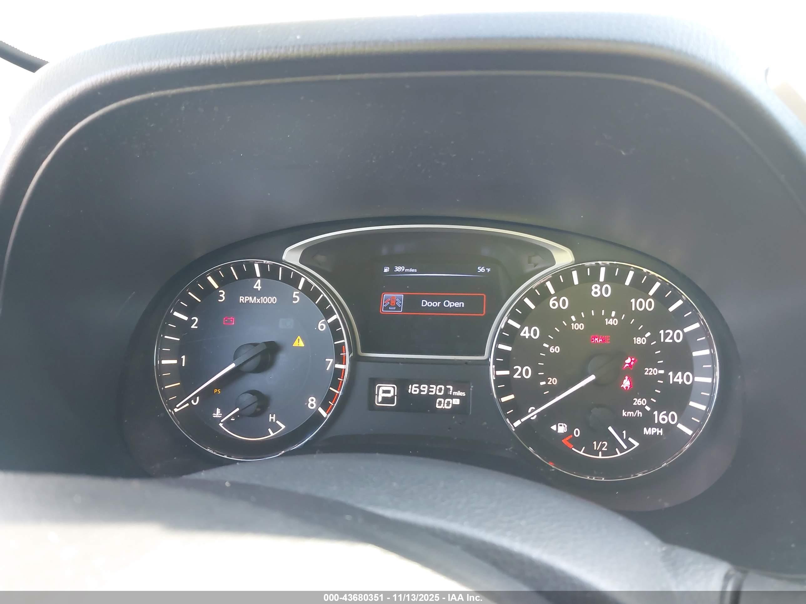 NISSAN PATHFINDER image 7