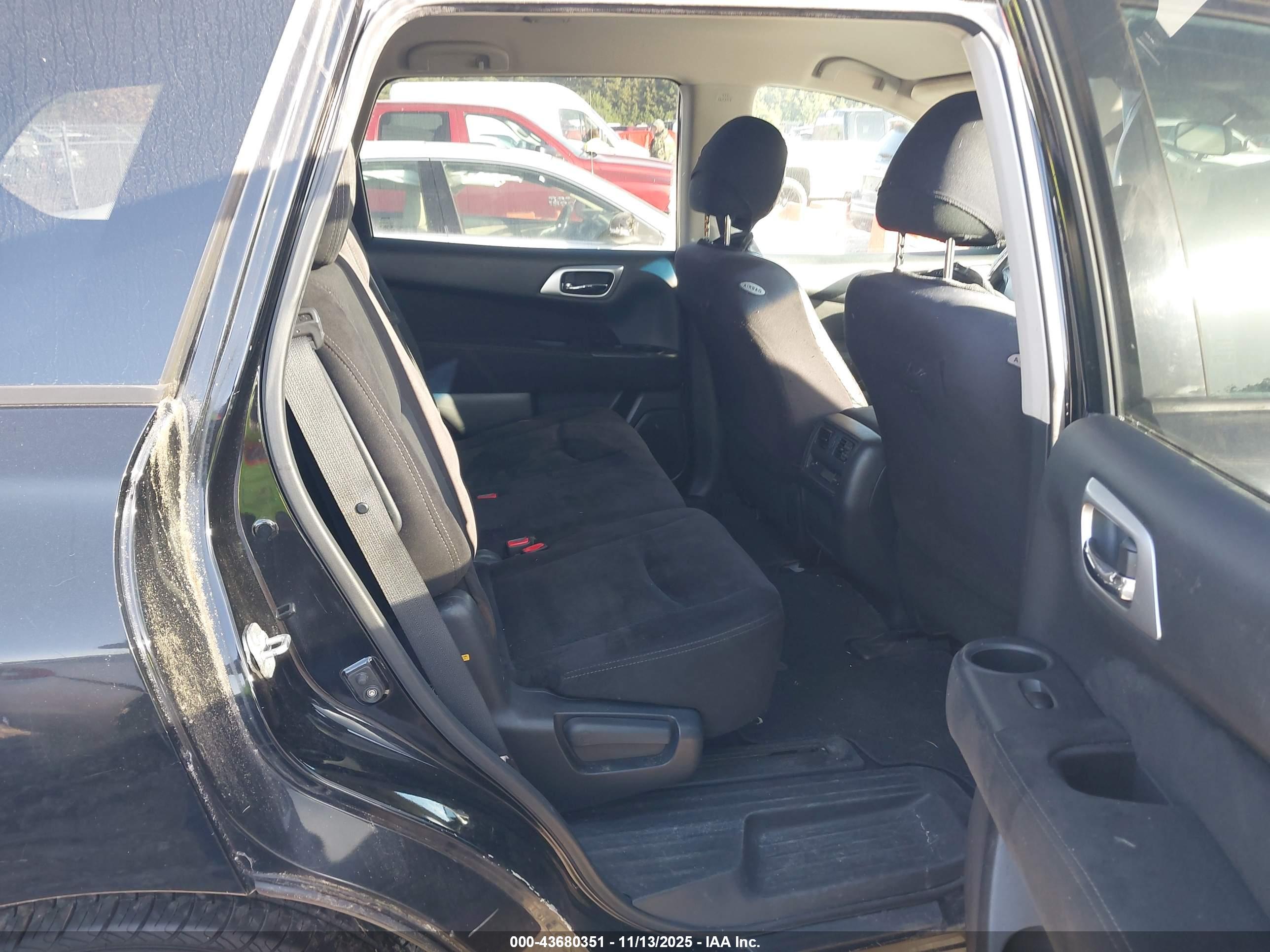 NISSAN PATHFINDER image 8
