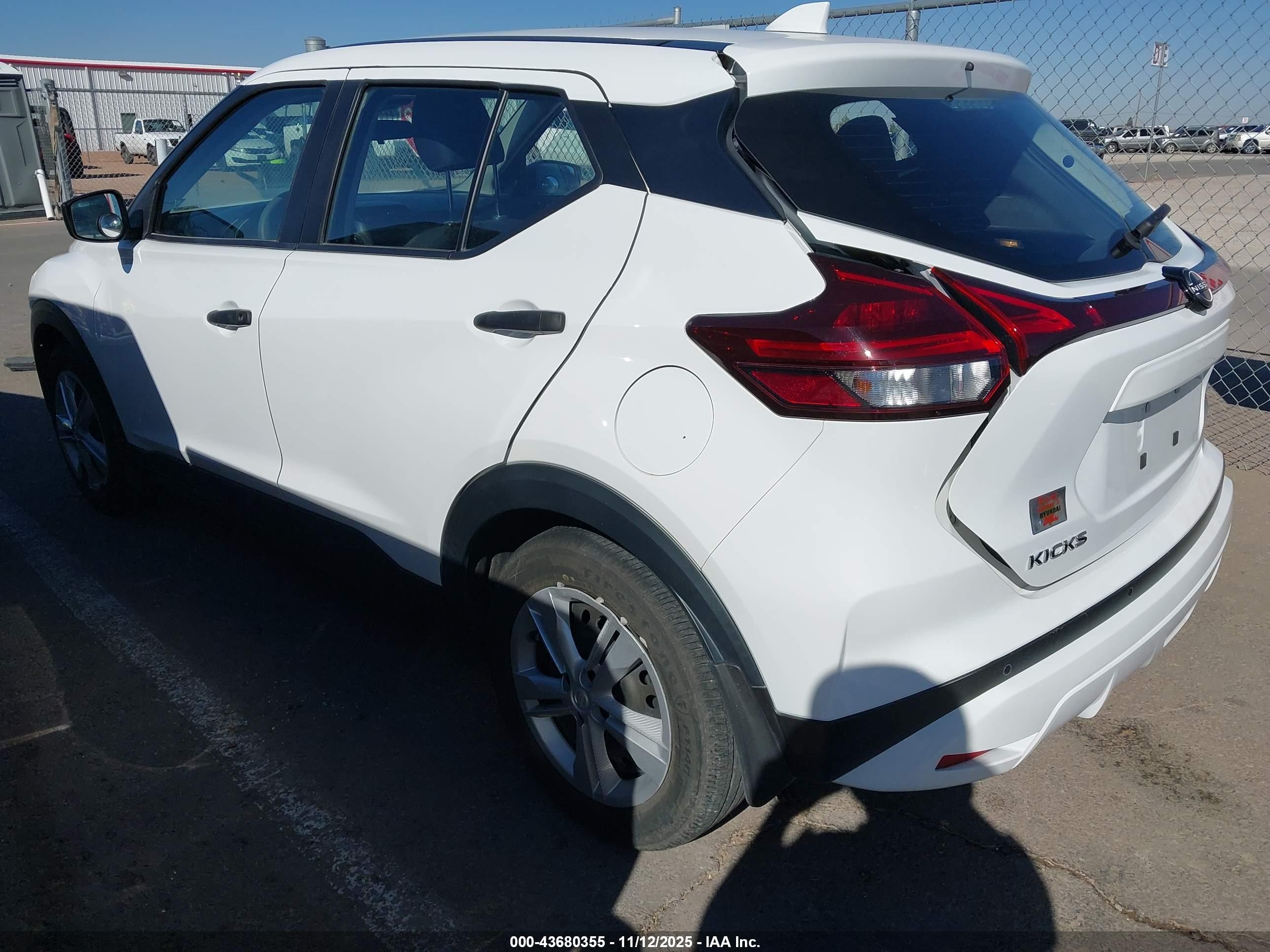 NISSAN KICKS image 3
