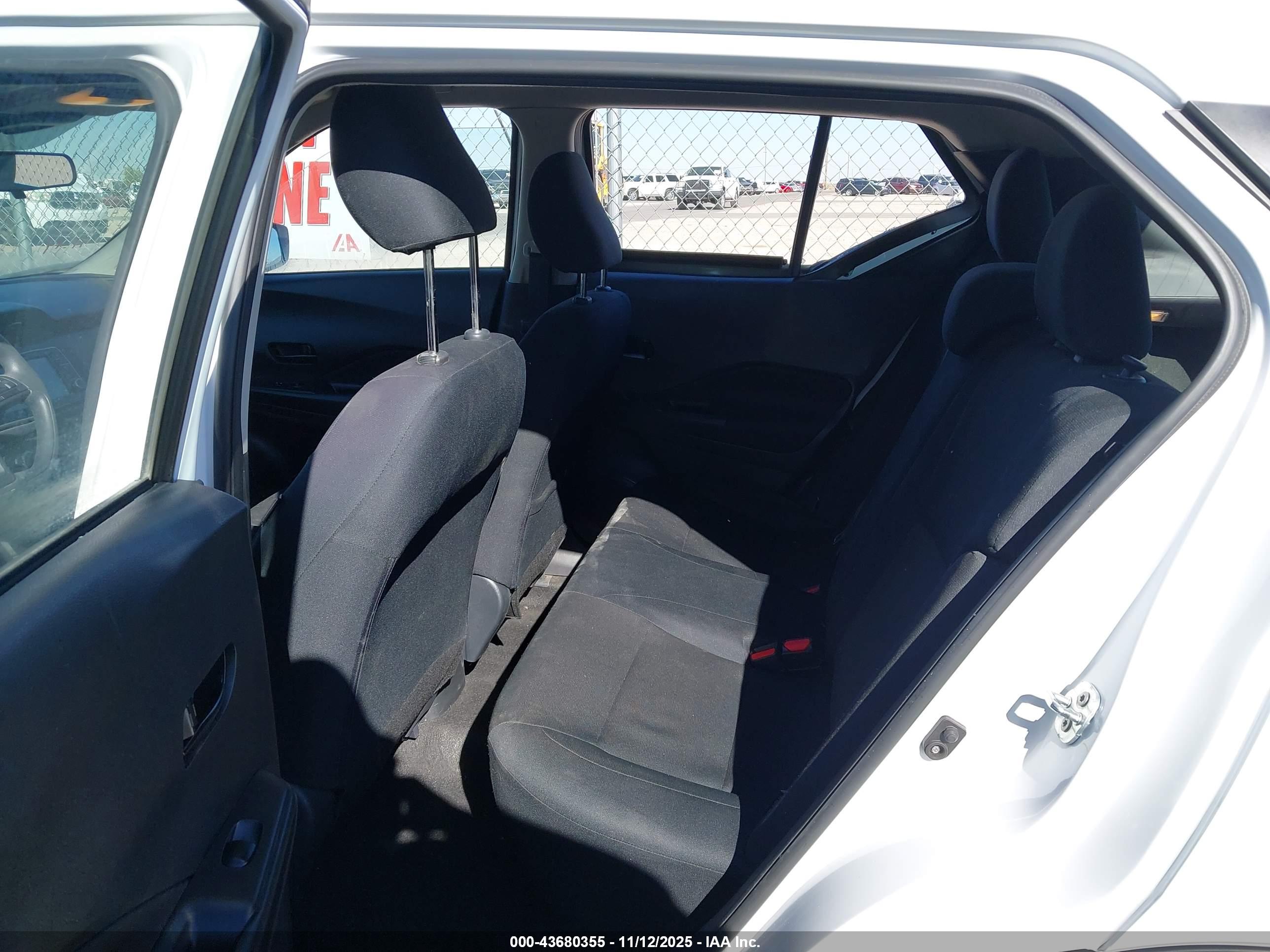 NISSAN KICKS image 8