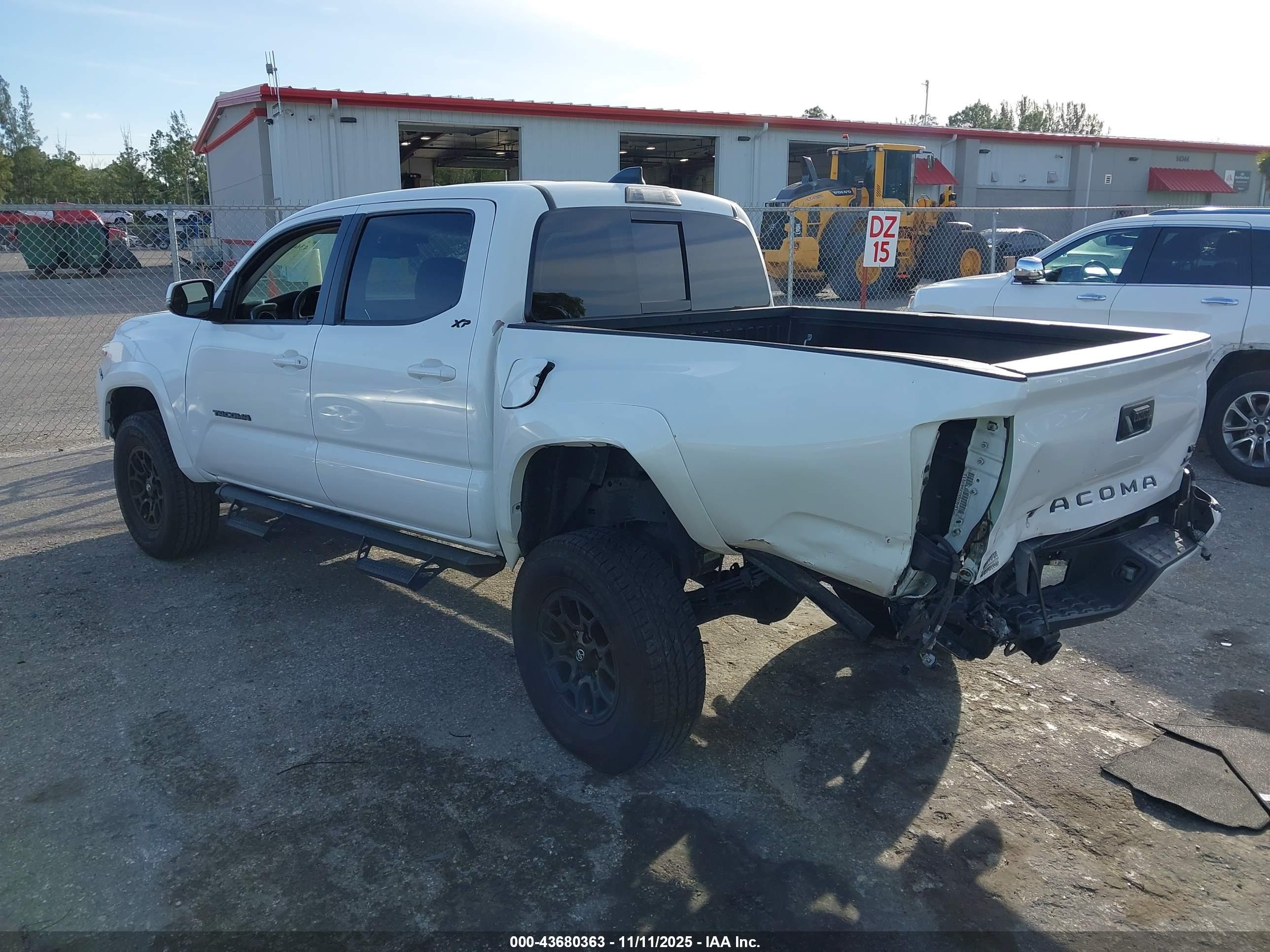 TOYOTA TACOMA image 3
