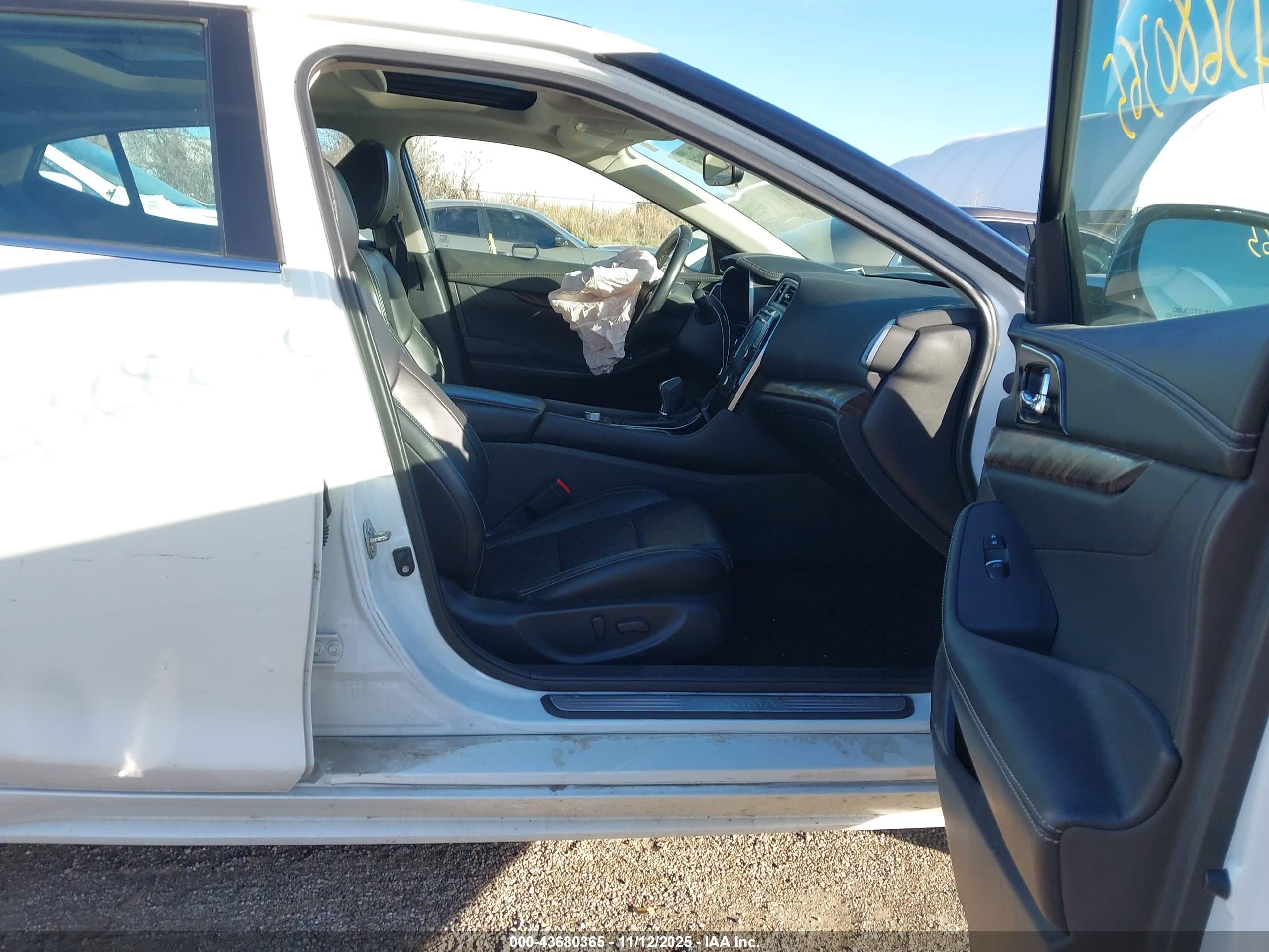 NISSAN MAXIMA image 5