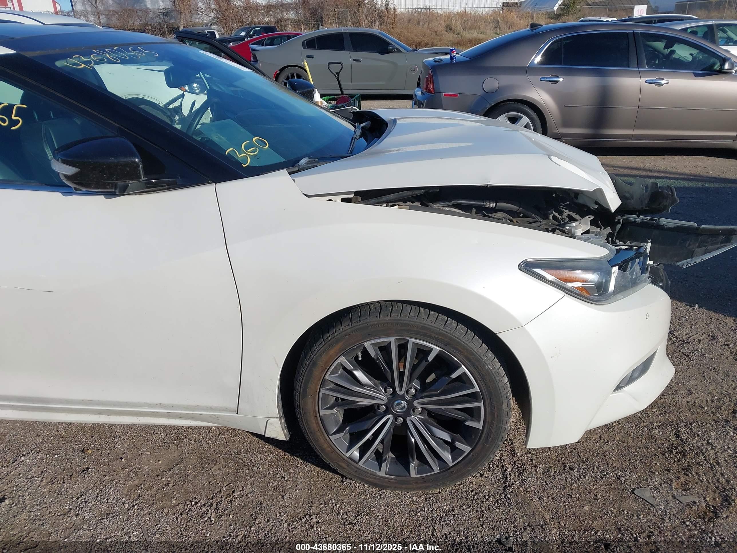 NISSAN MAXIMA image 6