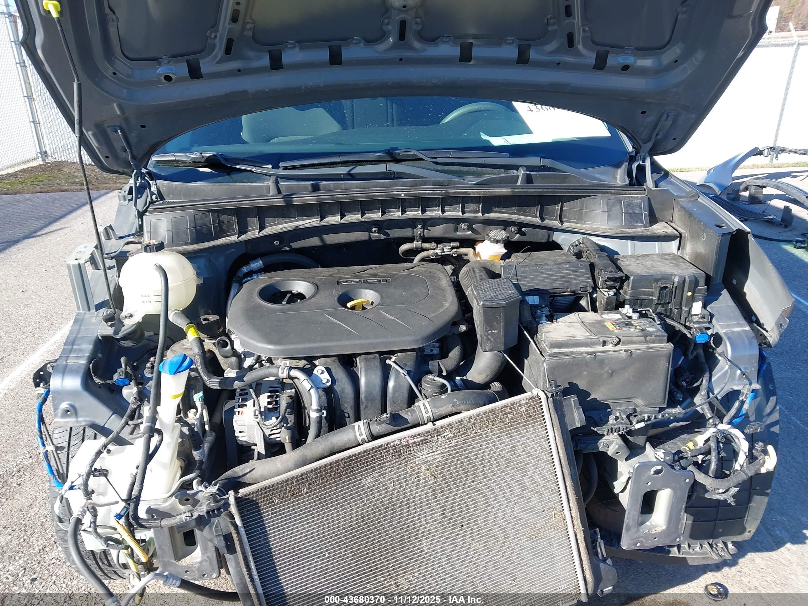 HYUNDAI TUCSON image 10