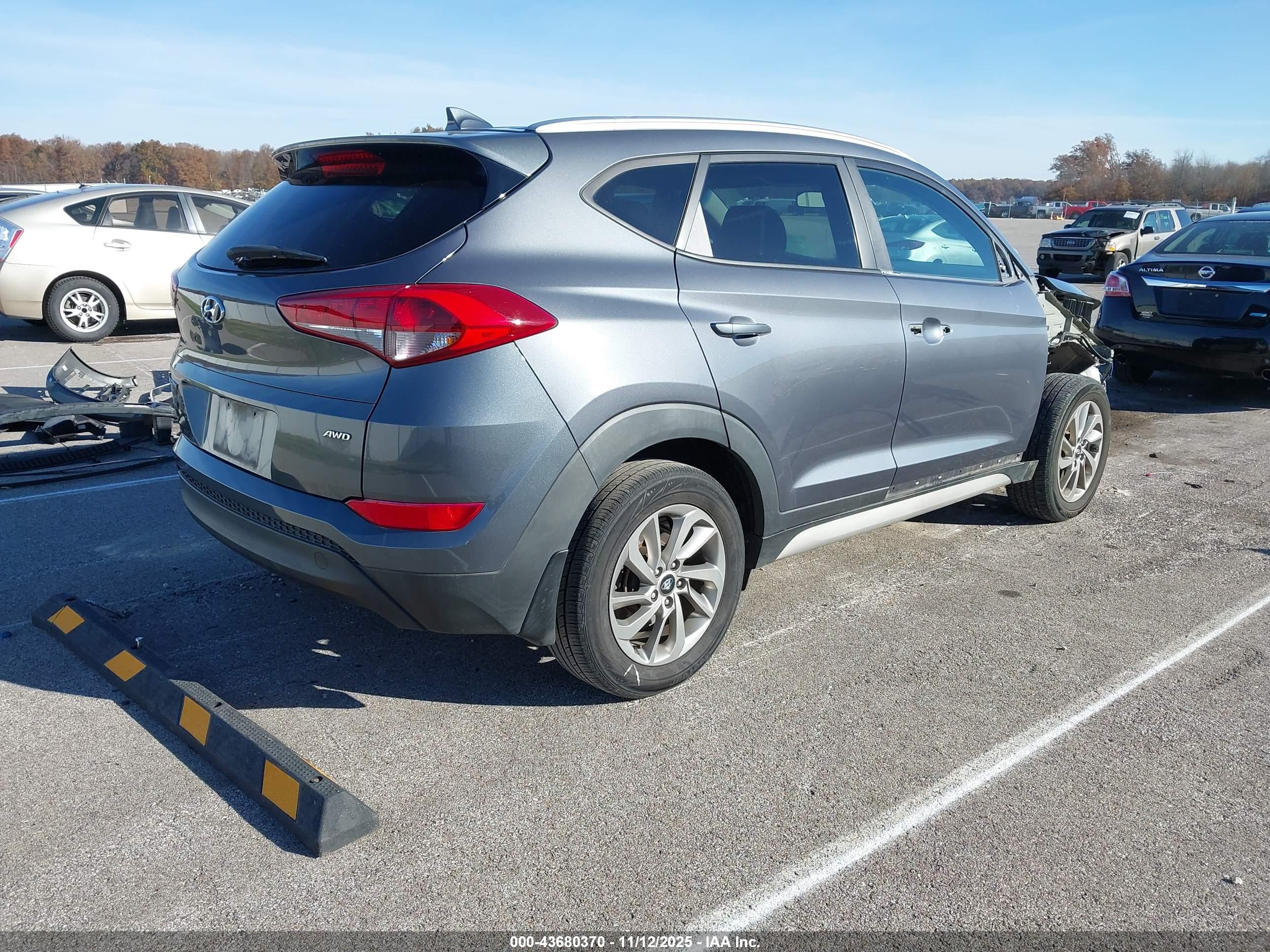 HYUNDAI TUCSON image 4