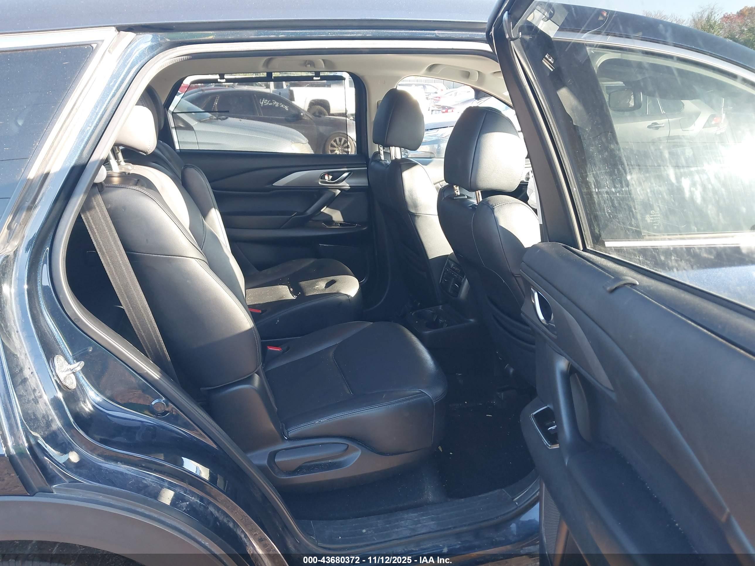 MAZDA CX-9 image 8