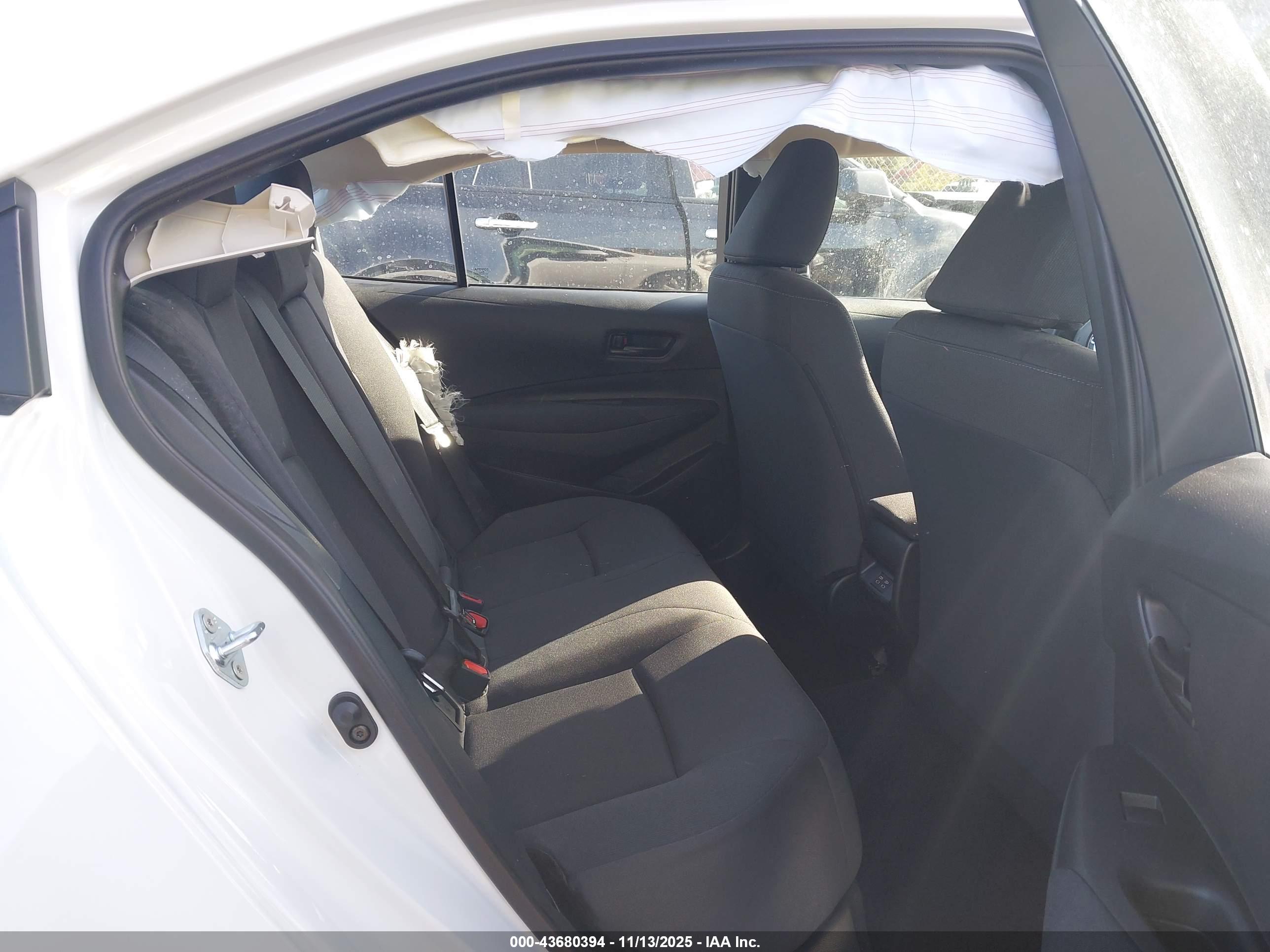 TOYOTA COROLLA image 8
