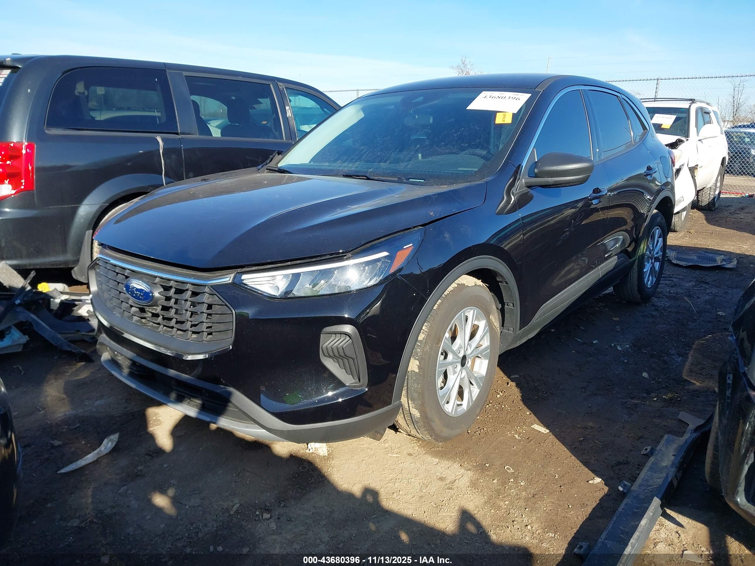 FORD ESCAPE image 2