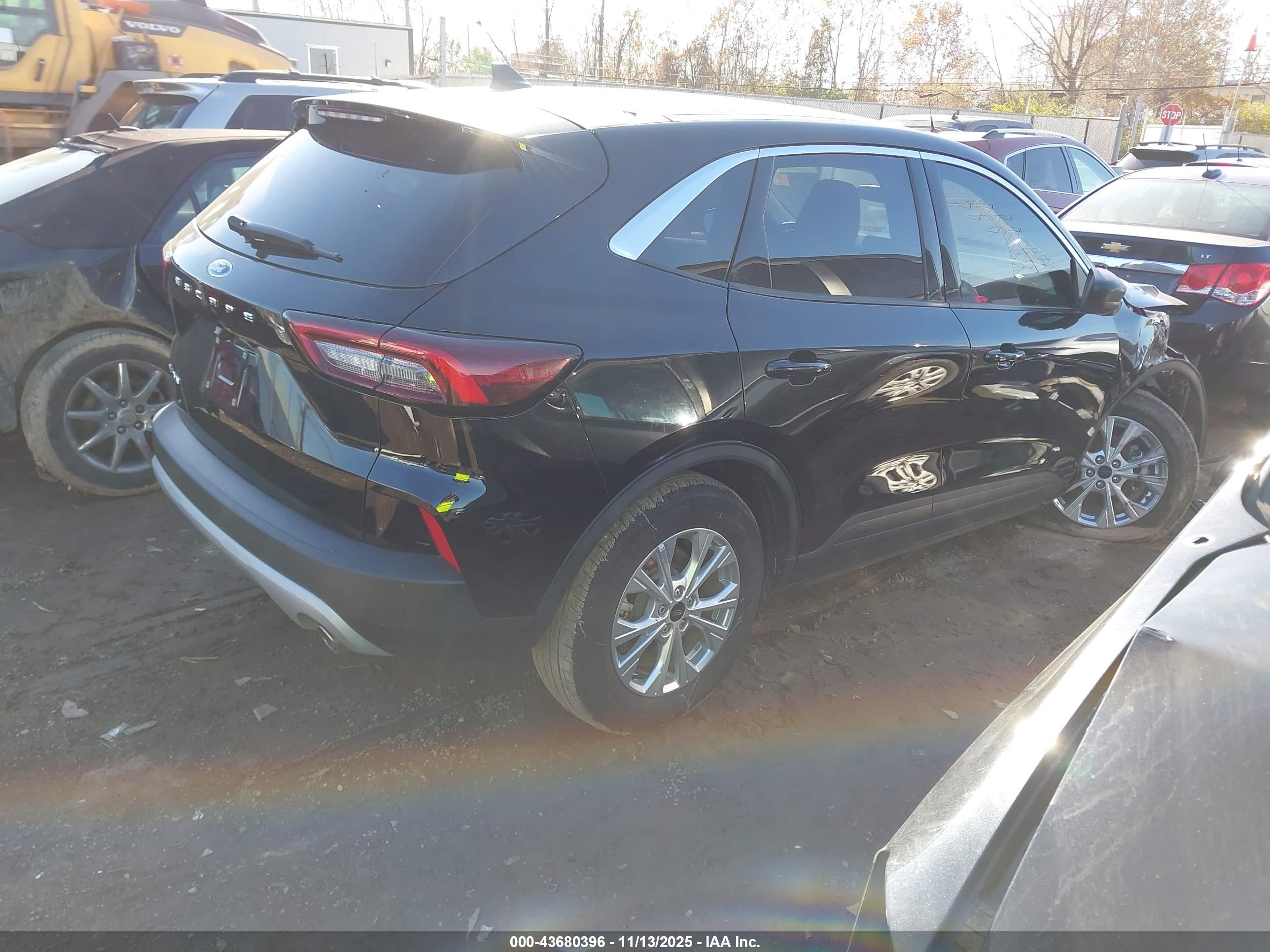 FORD ESCAPE image 4